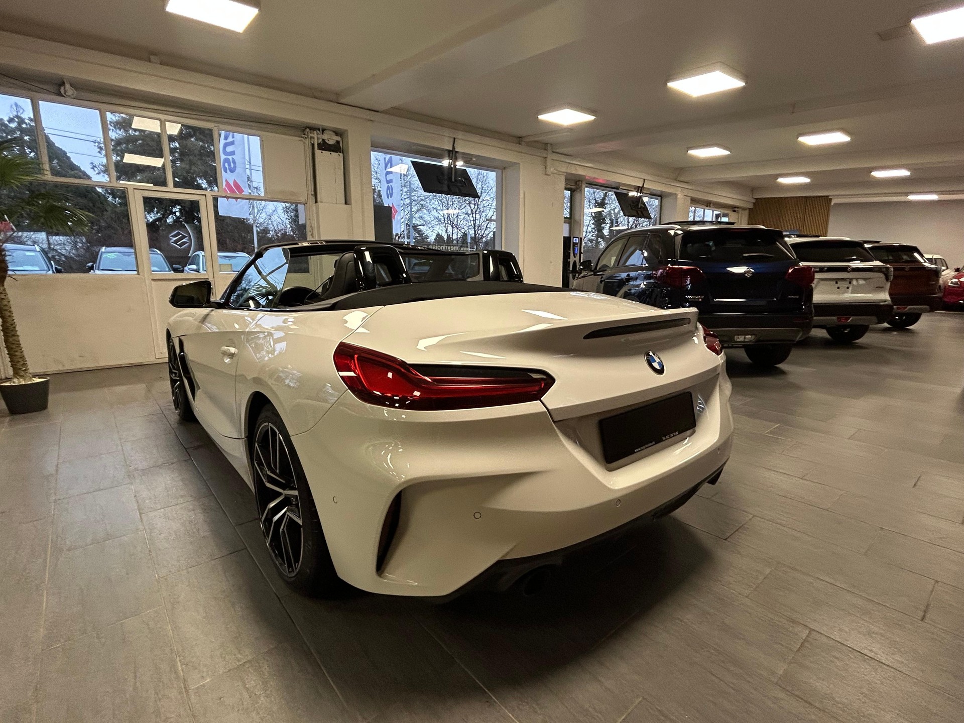 BMW Z4 20i sDrive-image-8