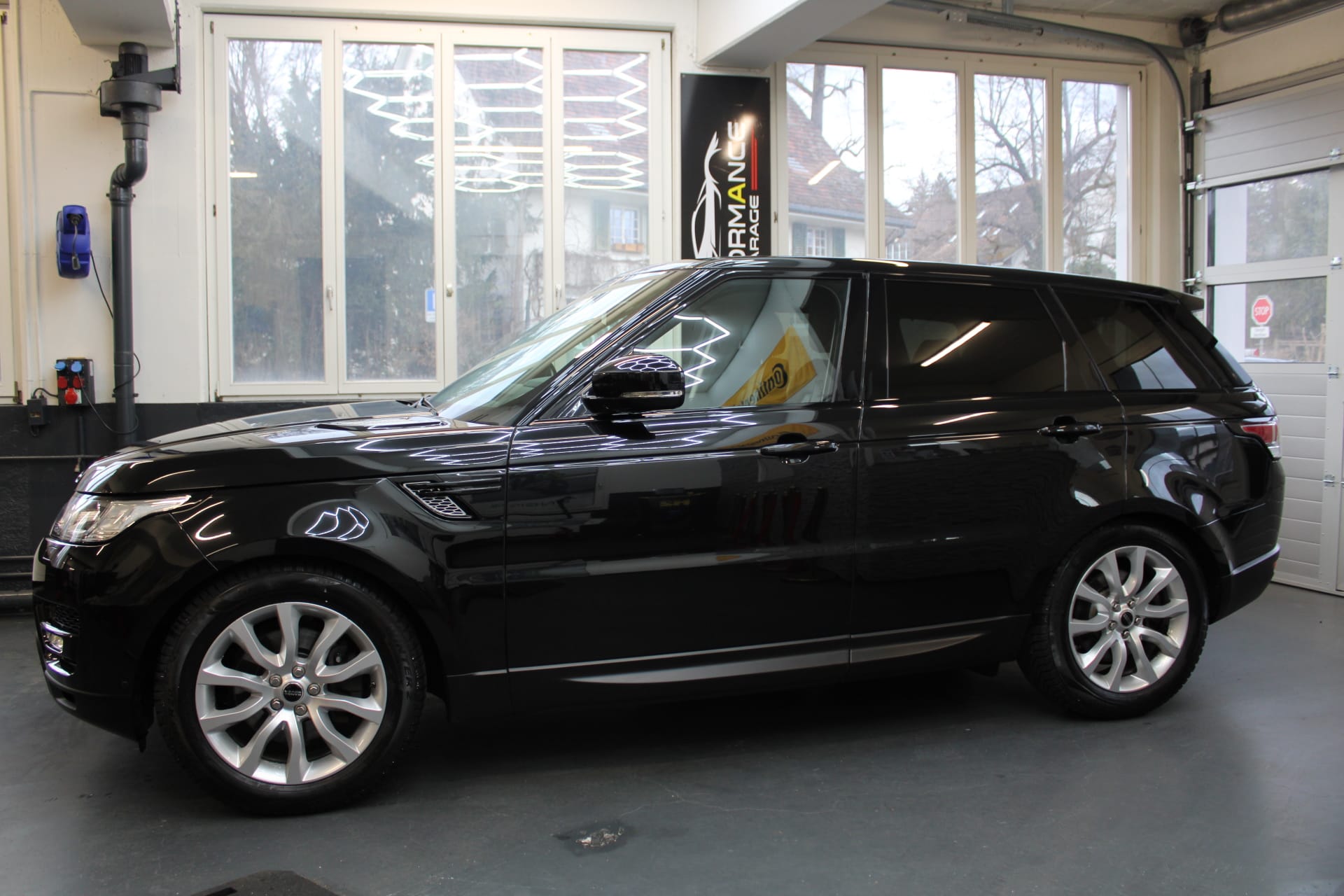 LAND ROVER Range Rover Sport 3.0 V6 SC HSE Automatic-image-2