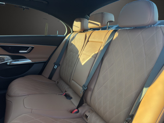 MERCEDES-BENZ E 220 d 4Matic-image-10