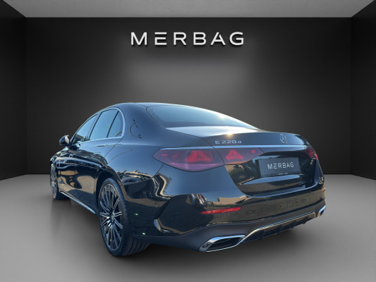 MERCEDES-BENZ E 220 d 4Matic-image-3
