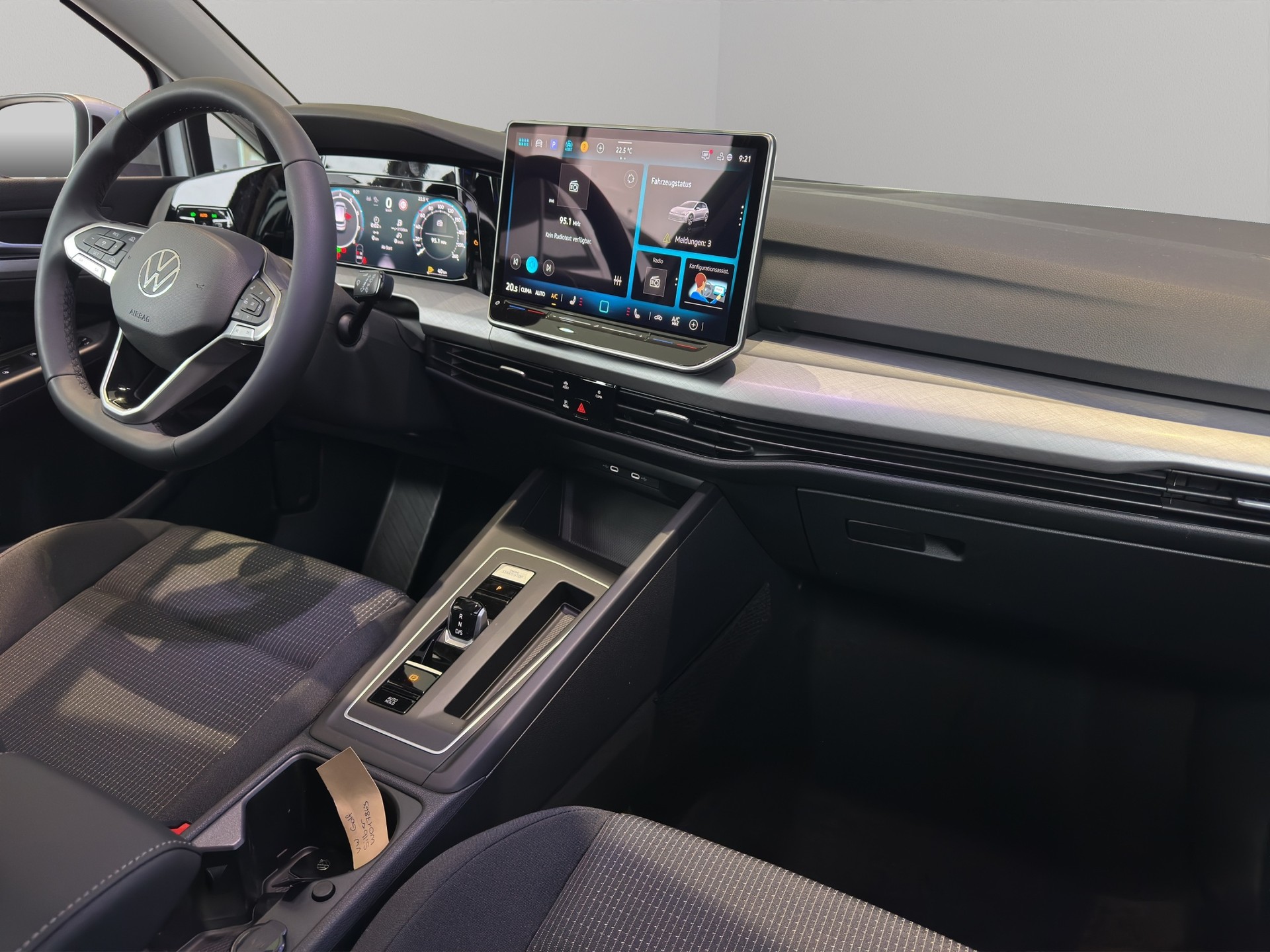 VW Golf 1.5 e TSI mHEV Basis DSG-image-8