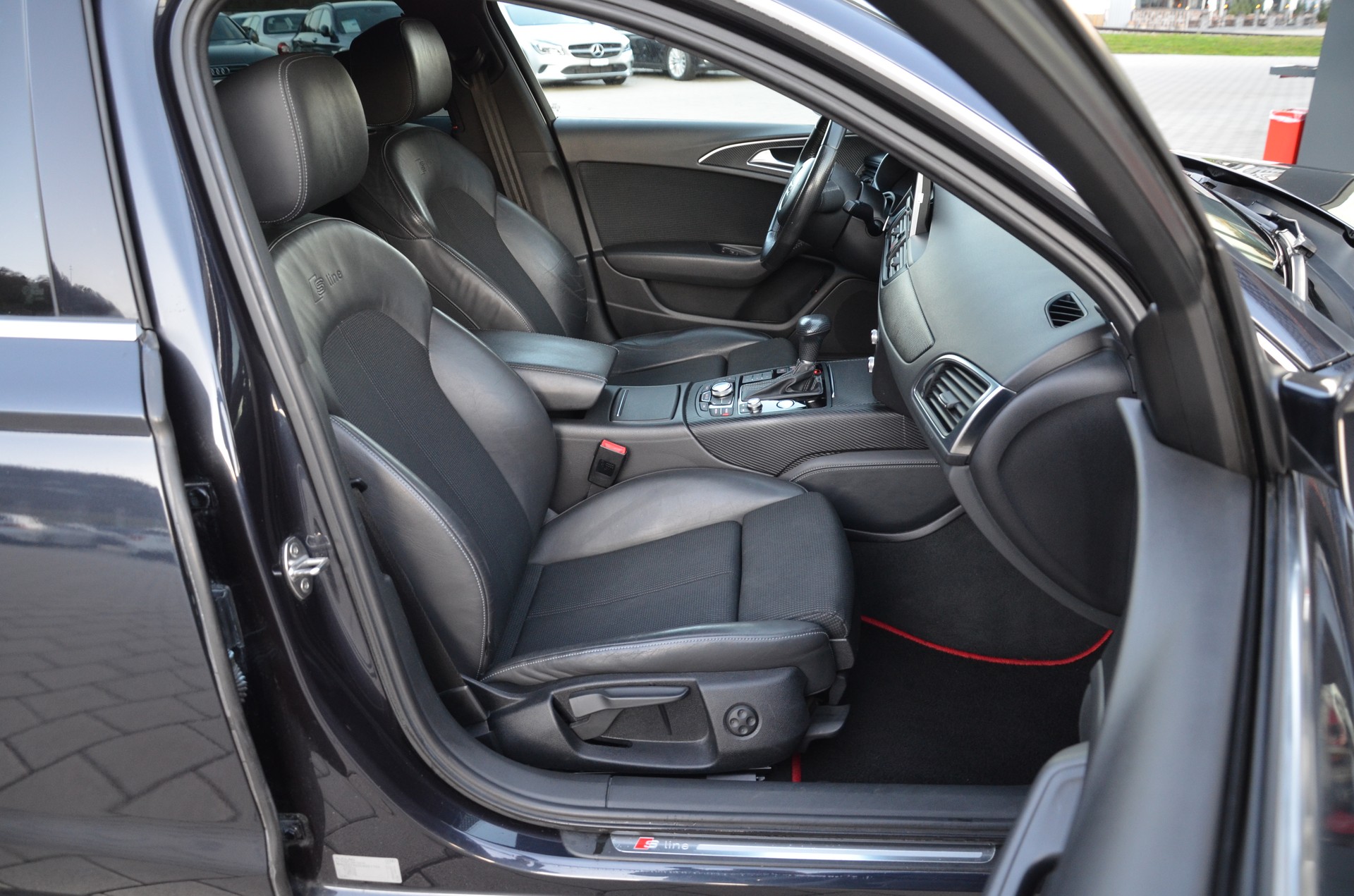 AUDI A6 Avant 2.0 TDI ultra multitronic*S-Line*-image-11