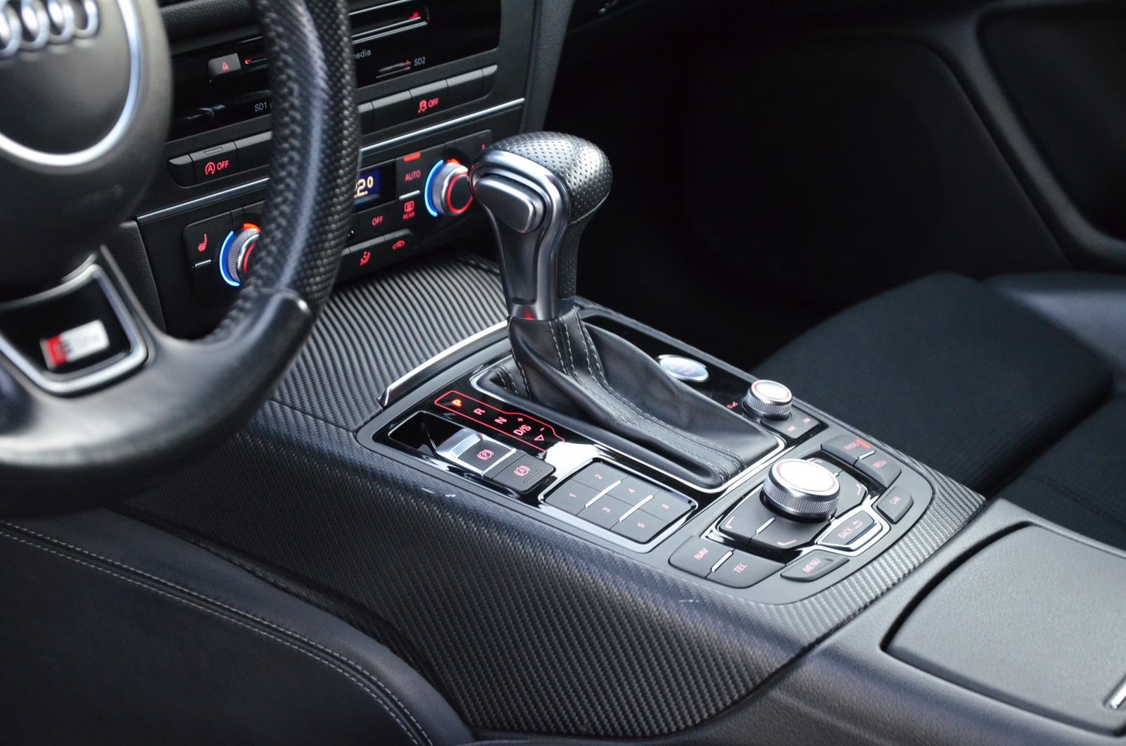 AUDI A6 Avant 2.0 TDI ultra multitronic*S-Line*-image-10