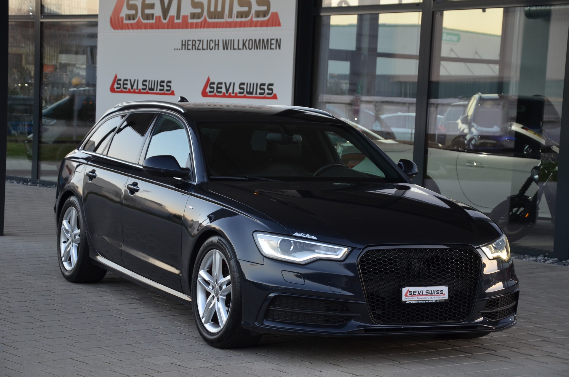 AUDI A6 Avant 2.0 TDI ultra multitronic*S-Line*-image-0