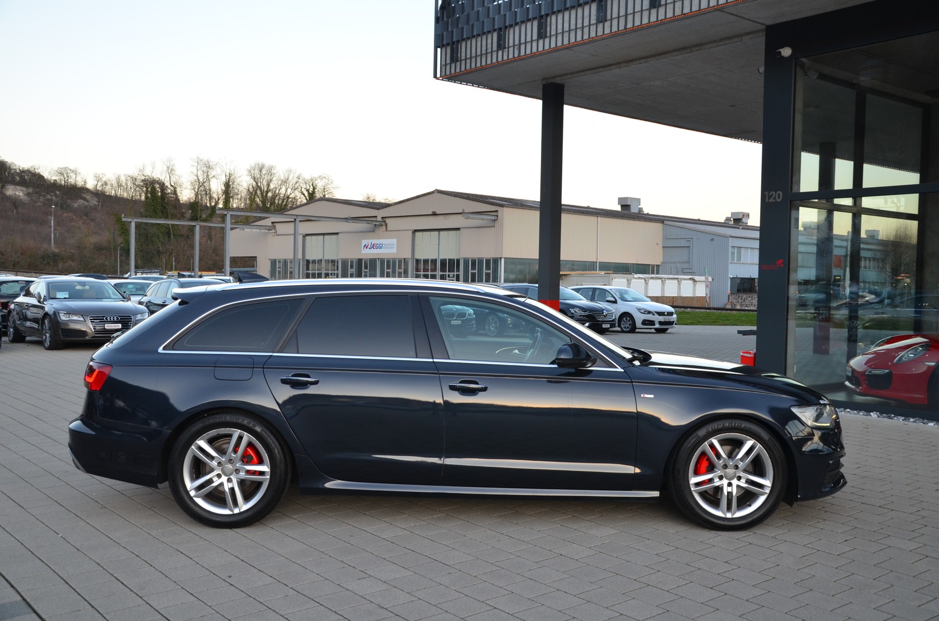 AUDI A6 Avant 2.0 TDI ultra multitronic*S-Line*-image-2