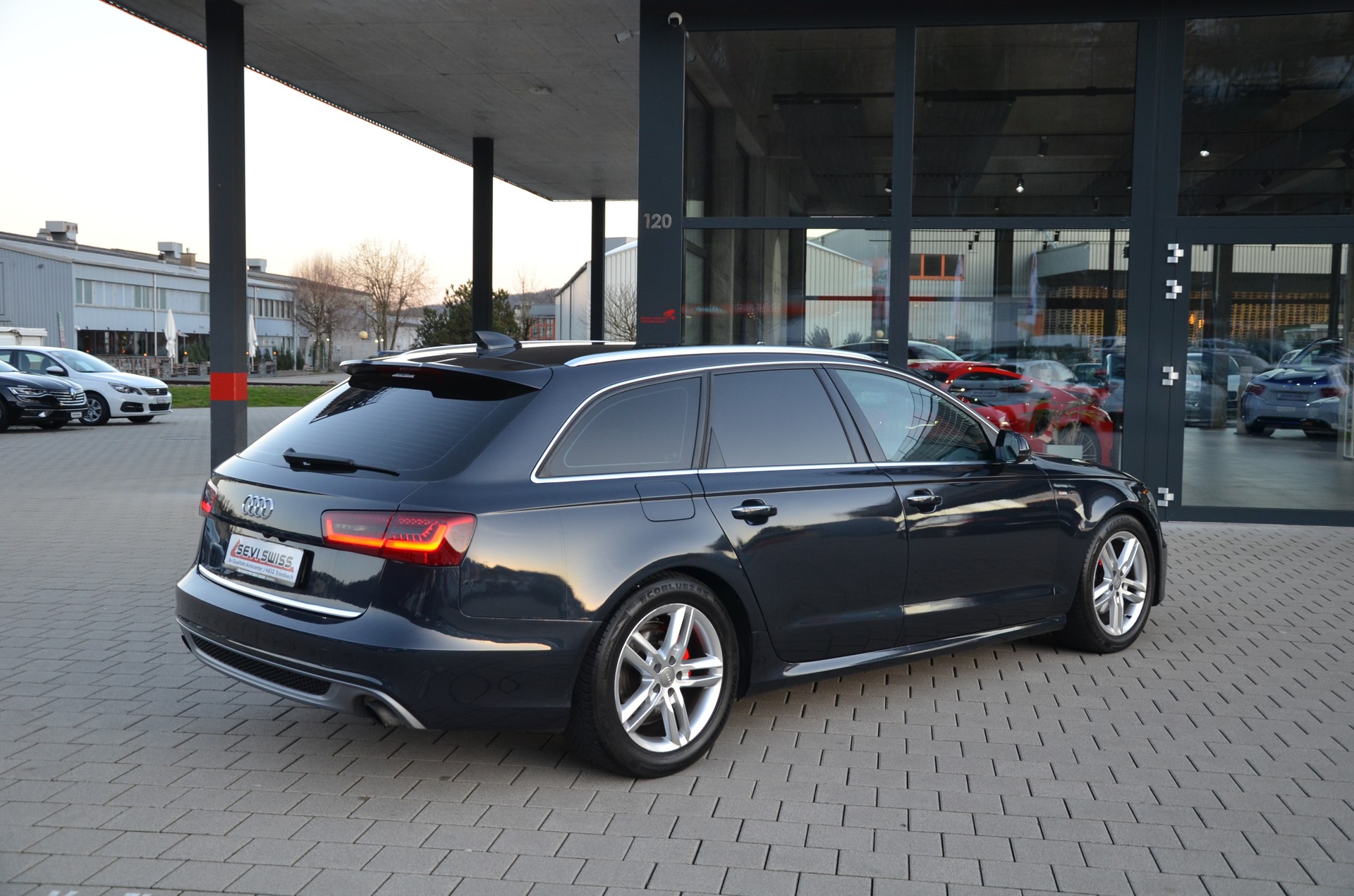 AUDI A6 Avant 2.0 TDI ultra multitronic*S-Line*-image-3