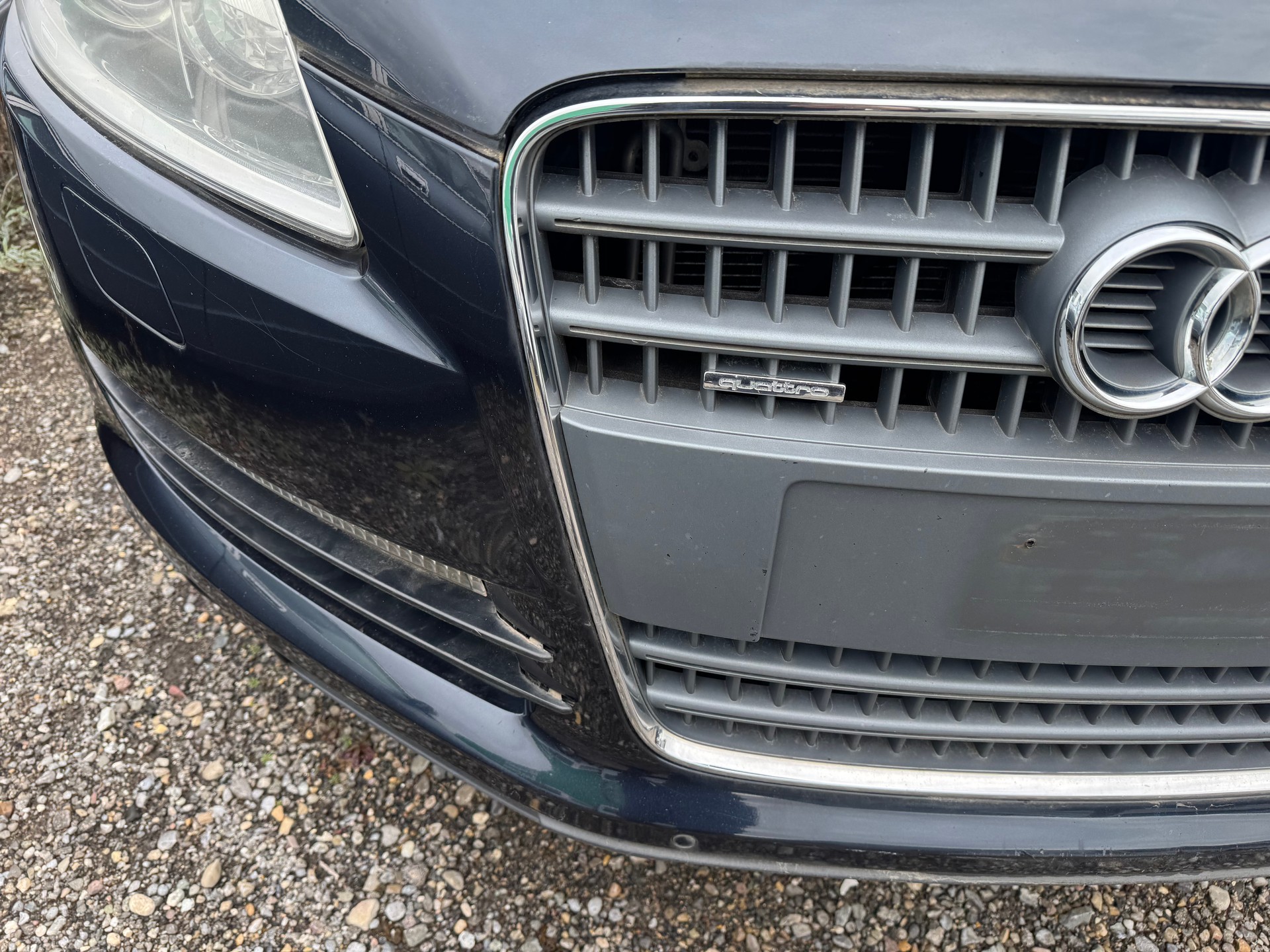 AUDI Q7 4.2 FSI quattro tiptronic-image-9