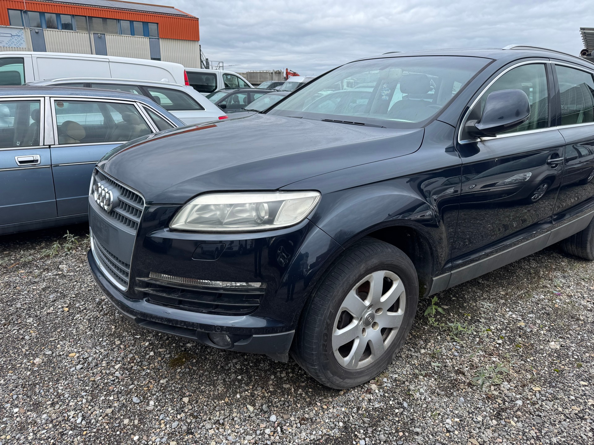 AUDI Q7 4.2 FSI quattro tiptronic-showroom-element-1