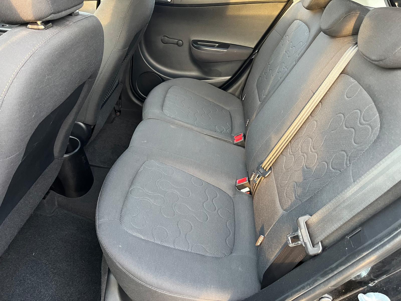 HYUNDAI i20 1.2 Comfort-image-9