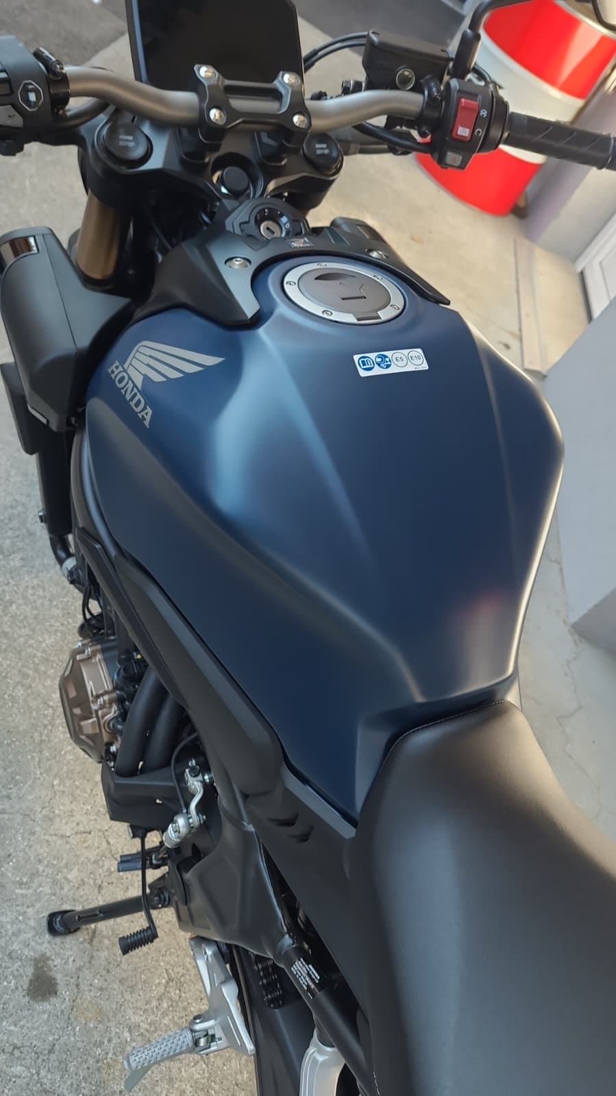 HONDA CB 650 R-image-10