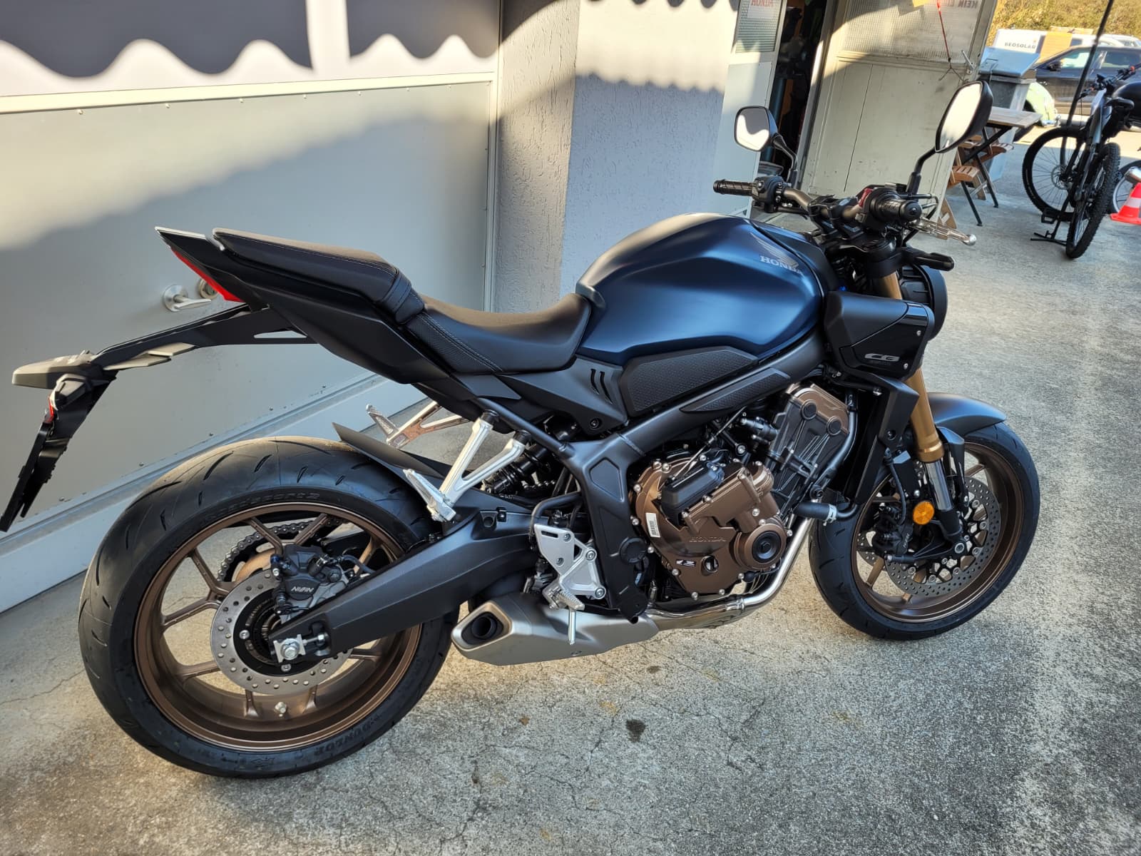 HONDA CB 650 R-showroom-element-3