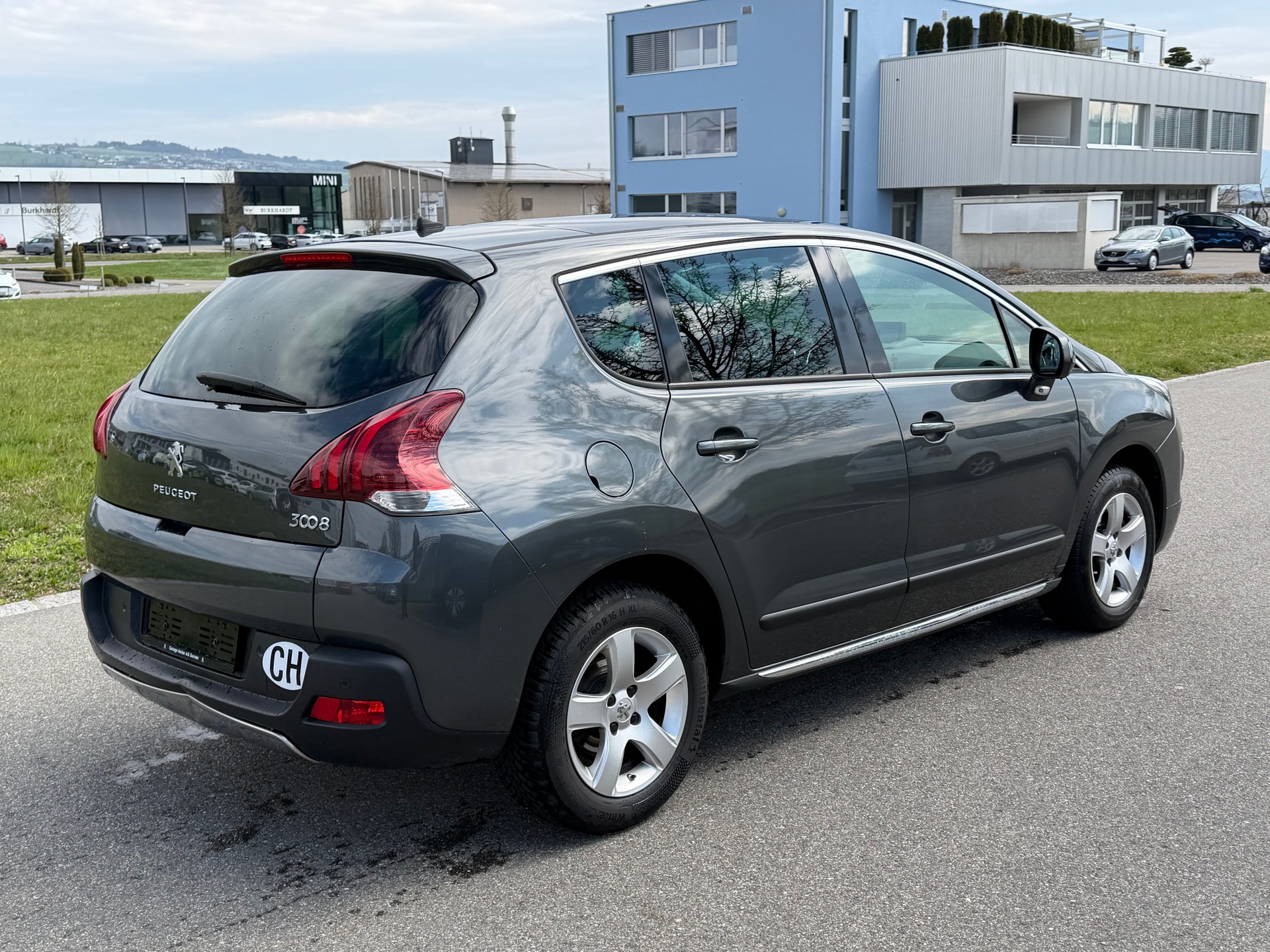 PEUGEOT 3008 1.6 16V T Allure Tiptronic-image-2