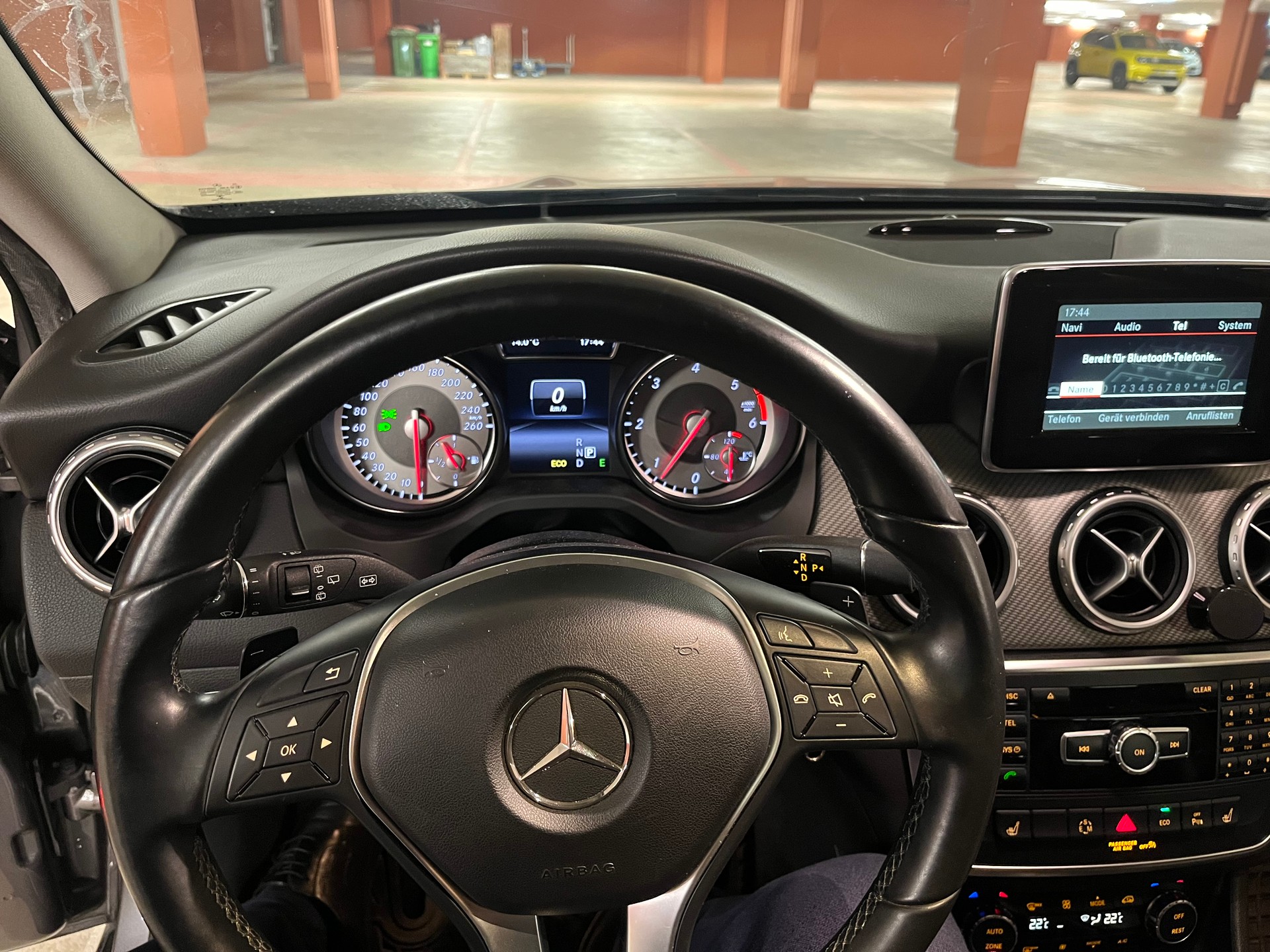 MERCEDES-BENZ GLA 220 CDI Urban 7G-DCT-image-5