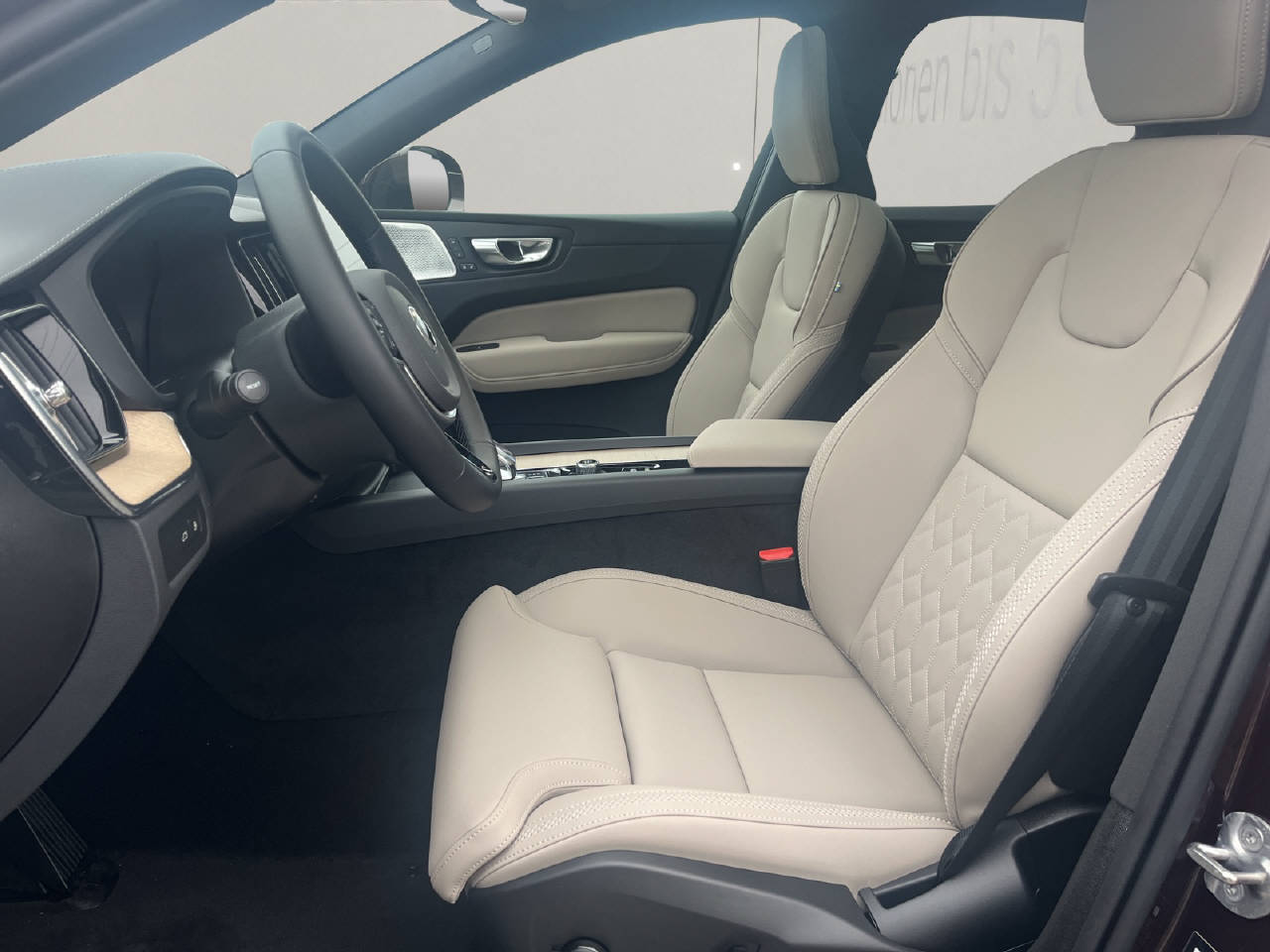 VOLVO XC60 2.0 T8 TE Ultra Bright eAWD-image-9
