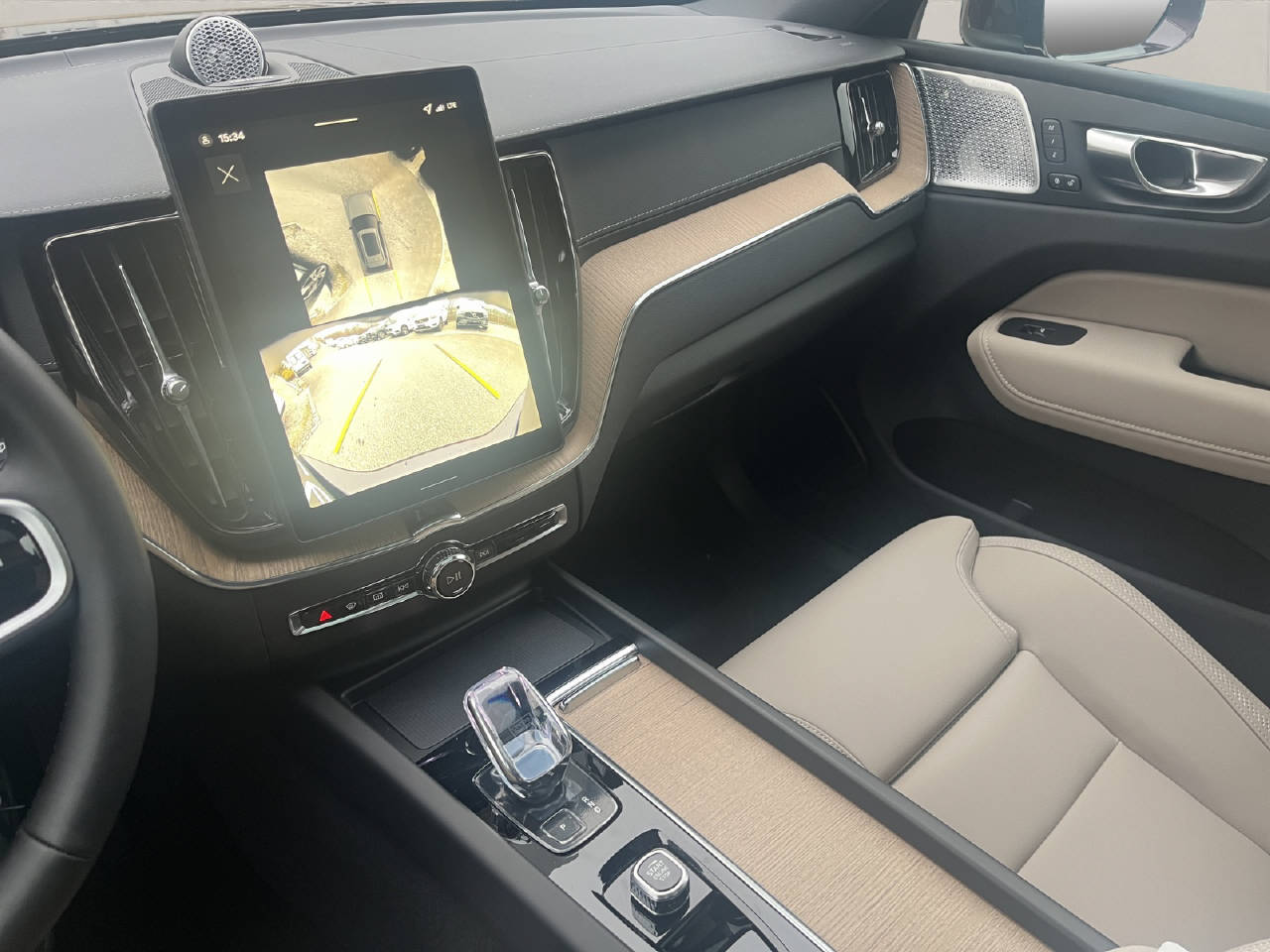 VOLVO XC60 2.0 T8 TE Ultra Bright eAWD-image-12