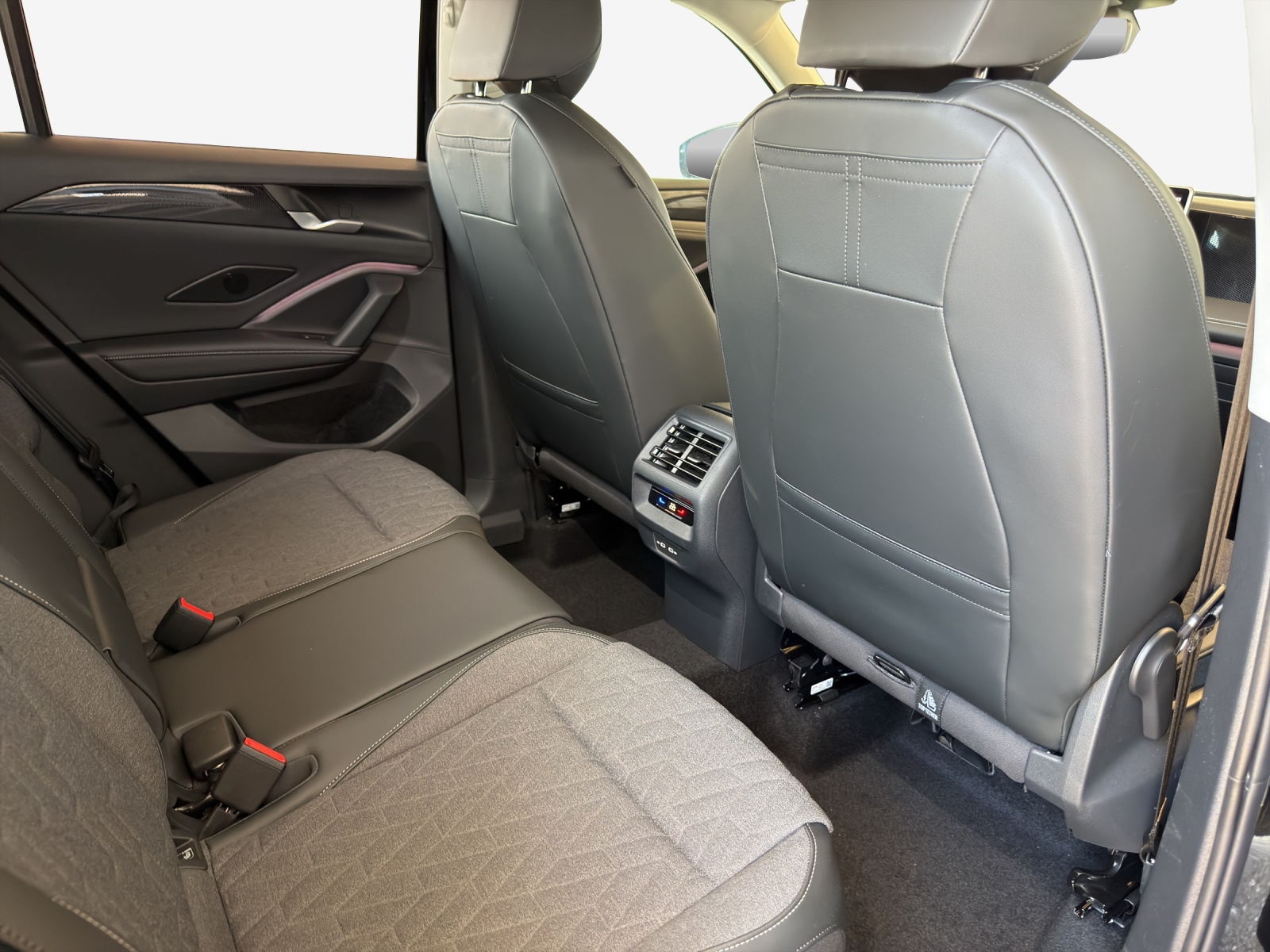 VW Tiguan 2.0 TSI DSG United 4Motion-image-15