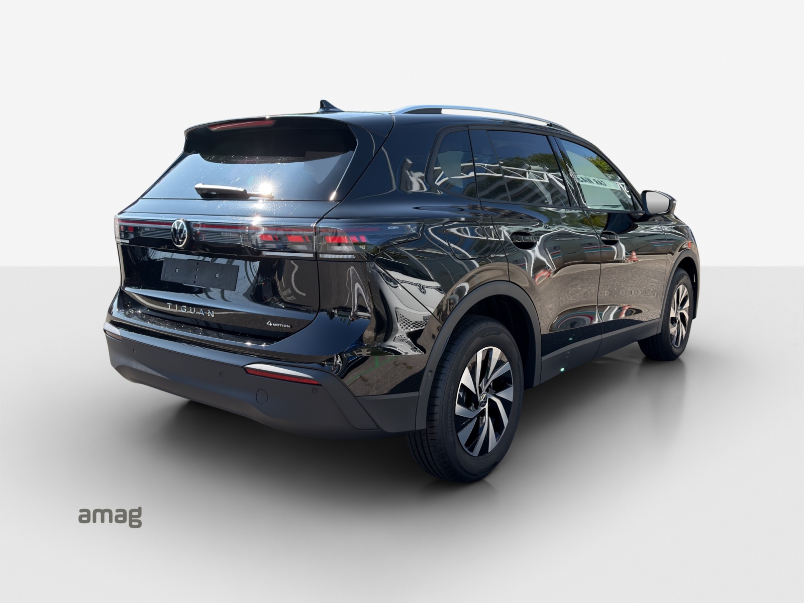 VW Tiguan 2.0 TSI DSG United 4Motion-image-4