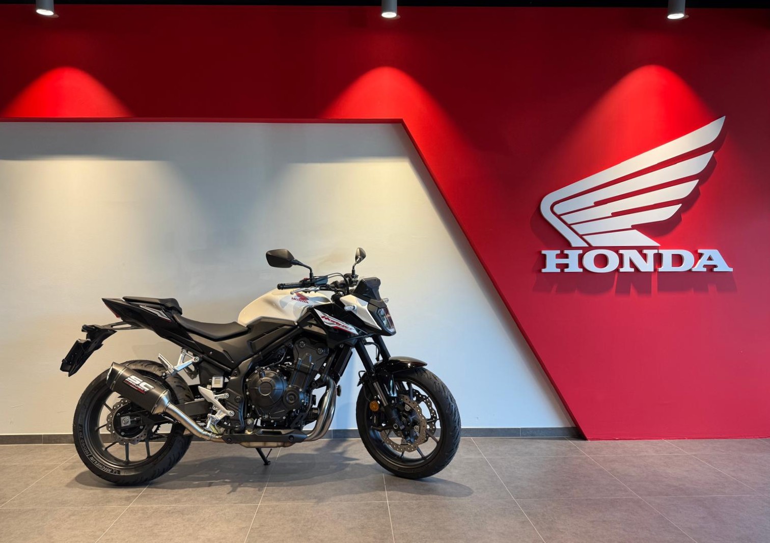 HONDA CB 500 Hornet-showroom-element-1