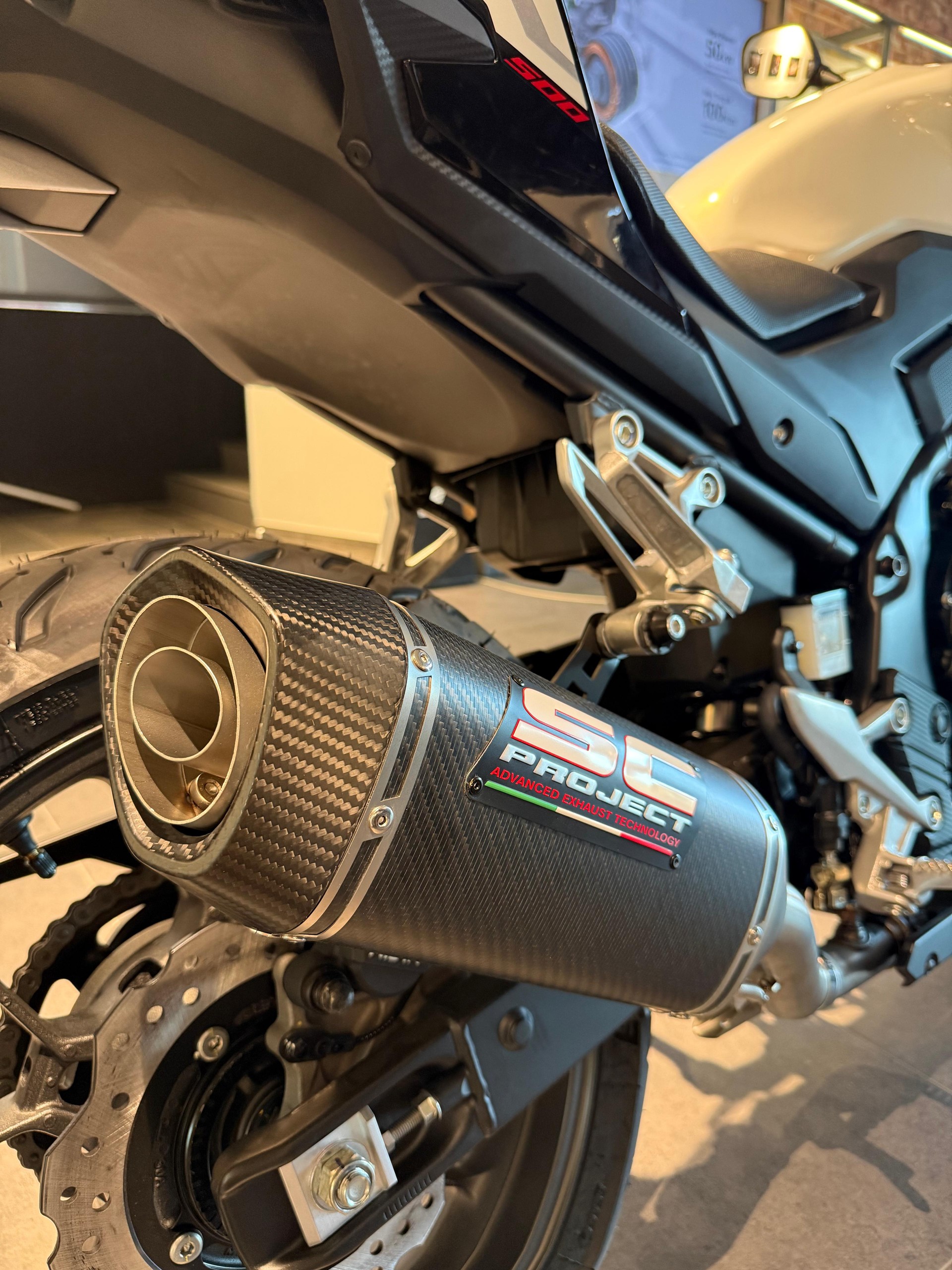 HONDA CB 500 Hornet-showroom-element-3