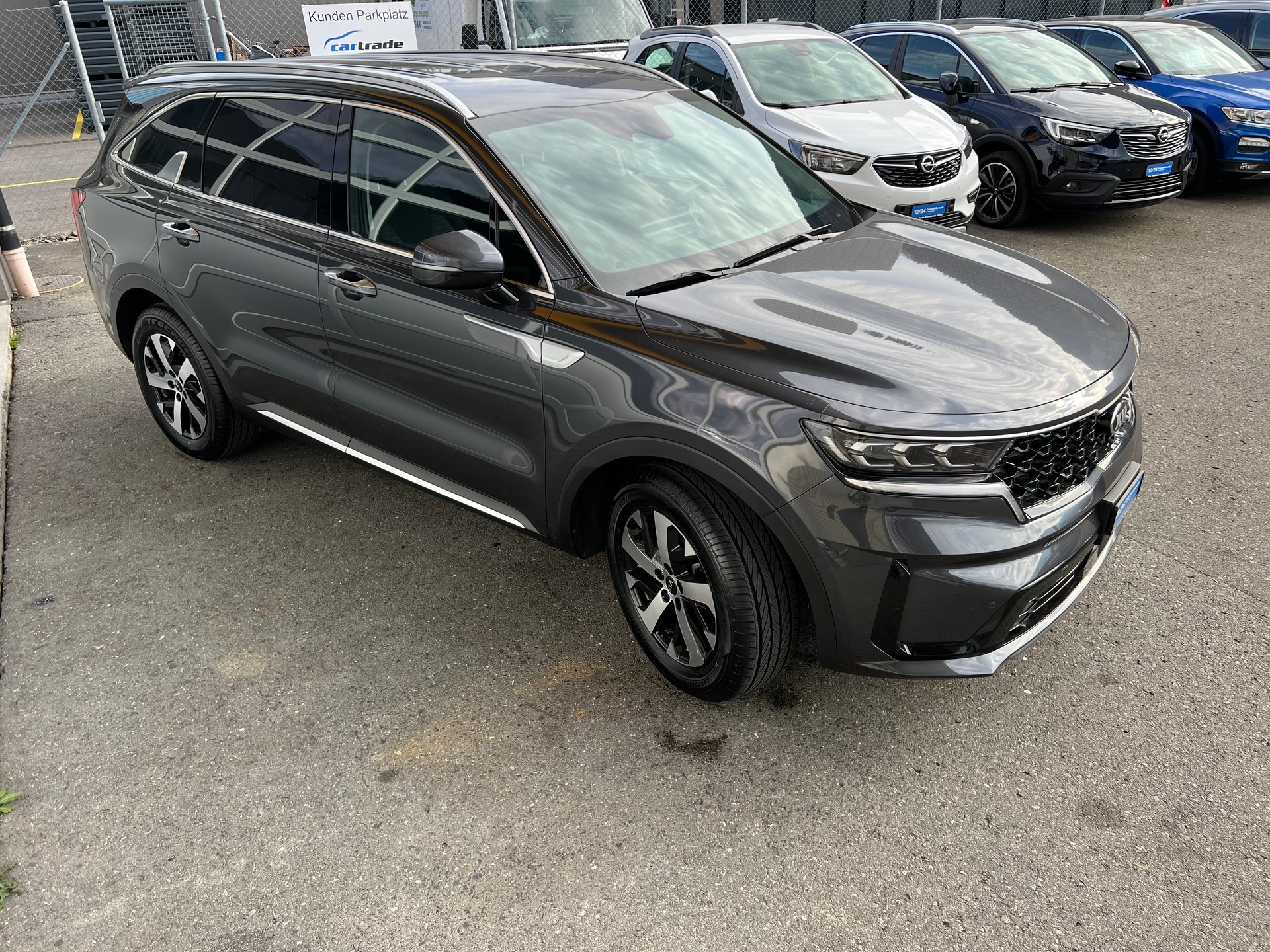 KIA Sorento 2.2 CRDI 4x4 *** 7 Plätzer * Navi * Rückfahrkamera * Assistenten * 8 fachbereift * ab MFK * 7 Jahre Werksgarantie ***-showroom-element-2