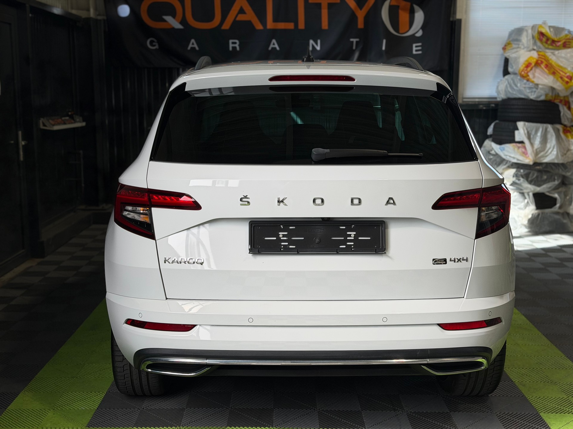 SKODA Karoq 2.0 TSI SportLine 4x4 DSG-image-2