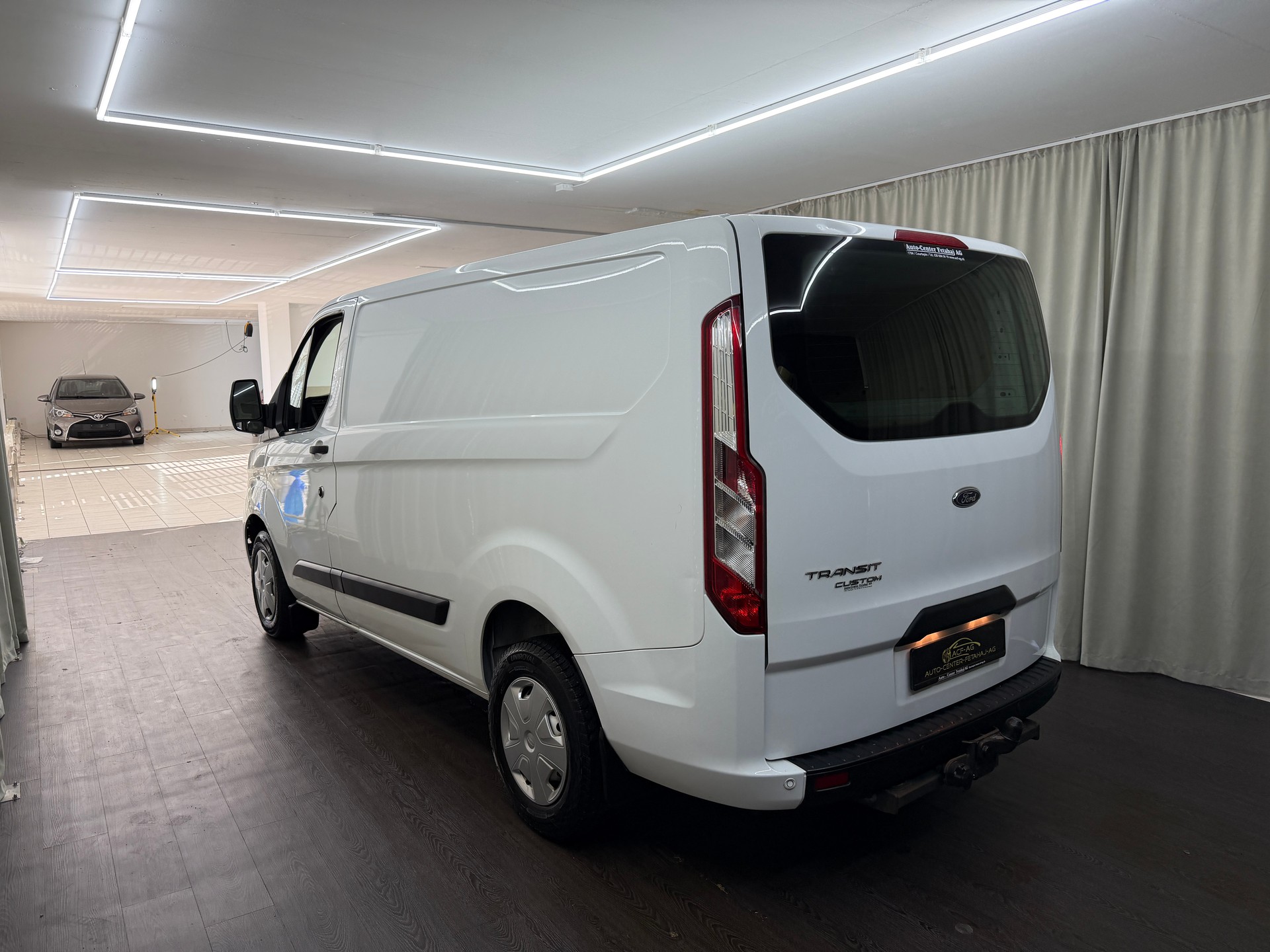 FORD Transit Custom Van 280 L1H1 Basis-image-5