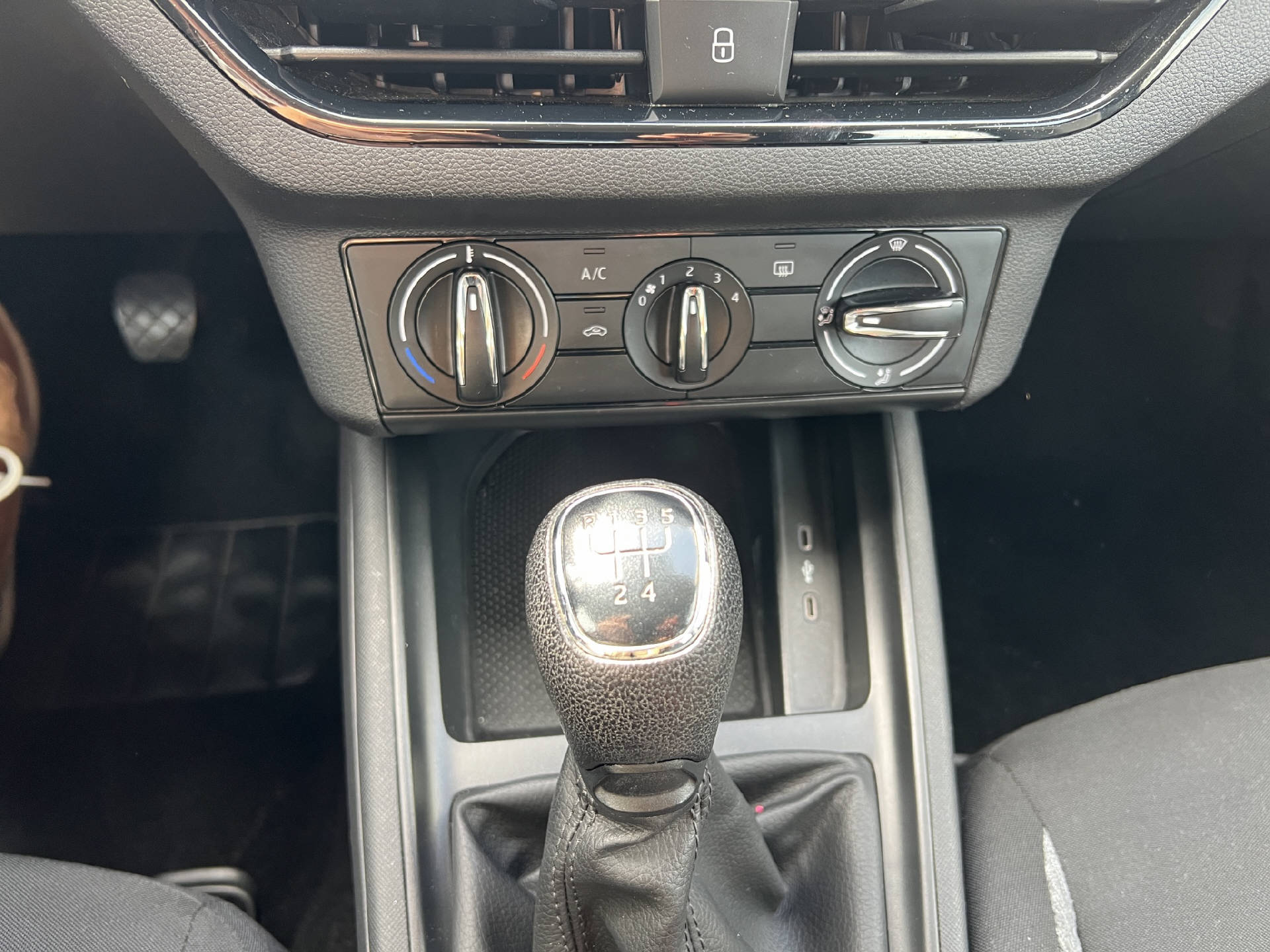 SKODA Scala 1.0 TSI Active-image-10