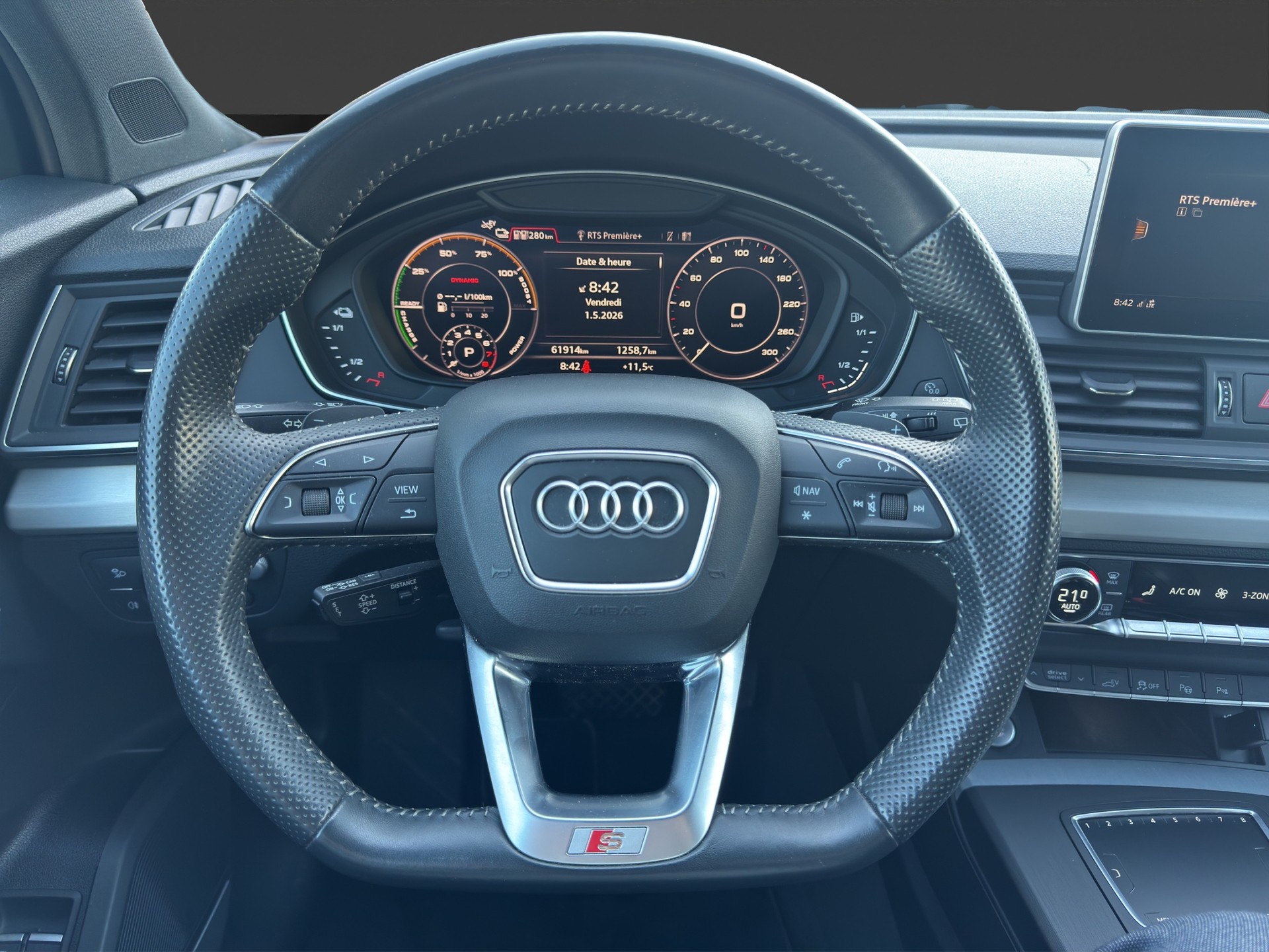 AUDI Q5 55 TFSI e quattro-image-10