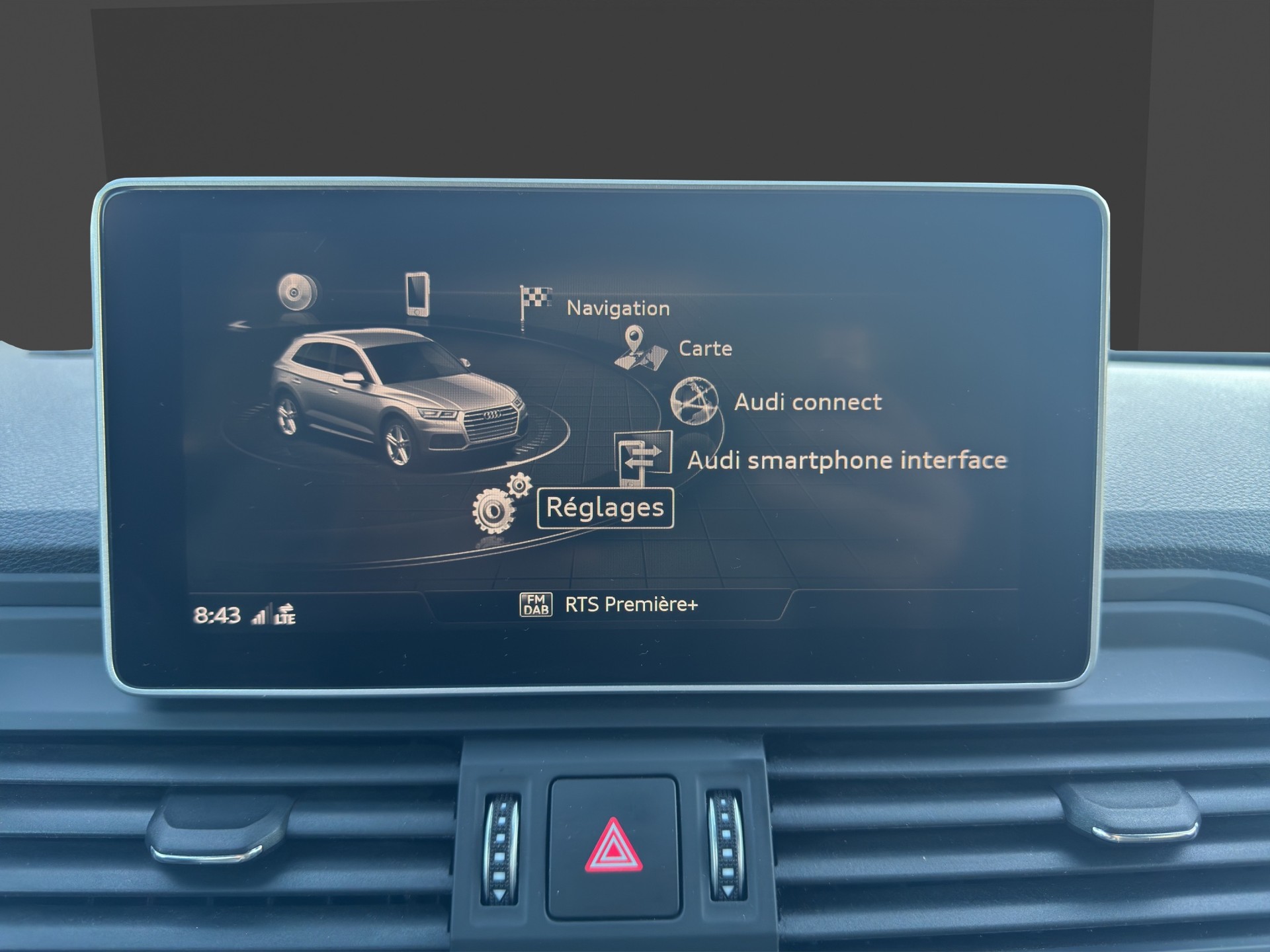 AUDI Q5 55 TFSI e quattro-image-14