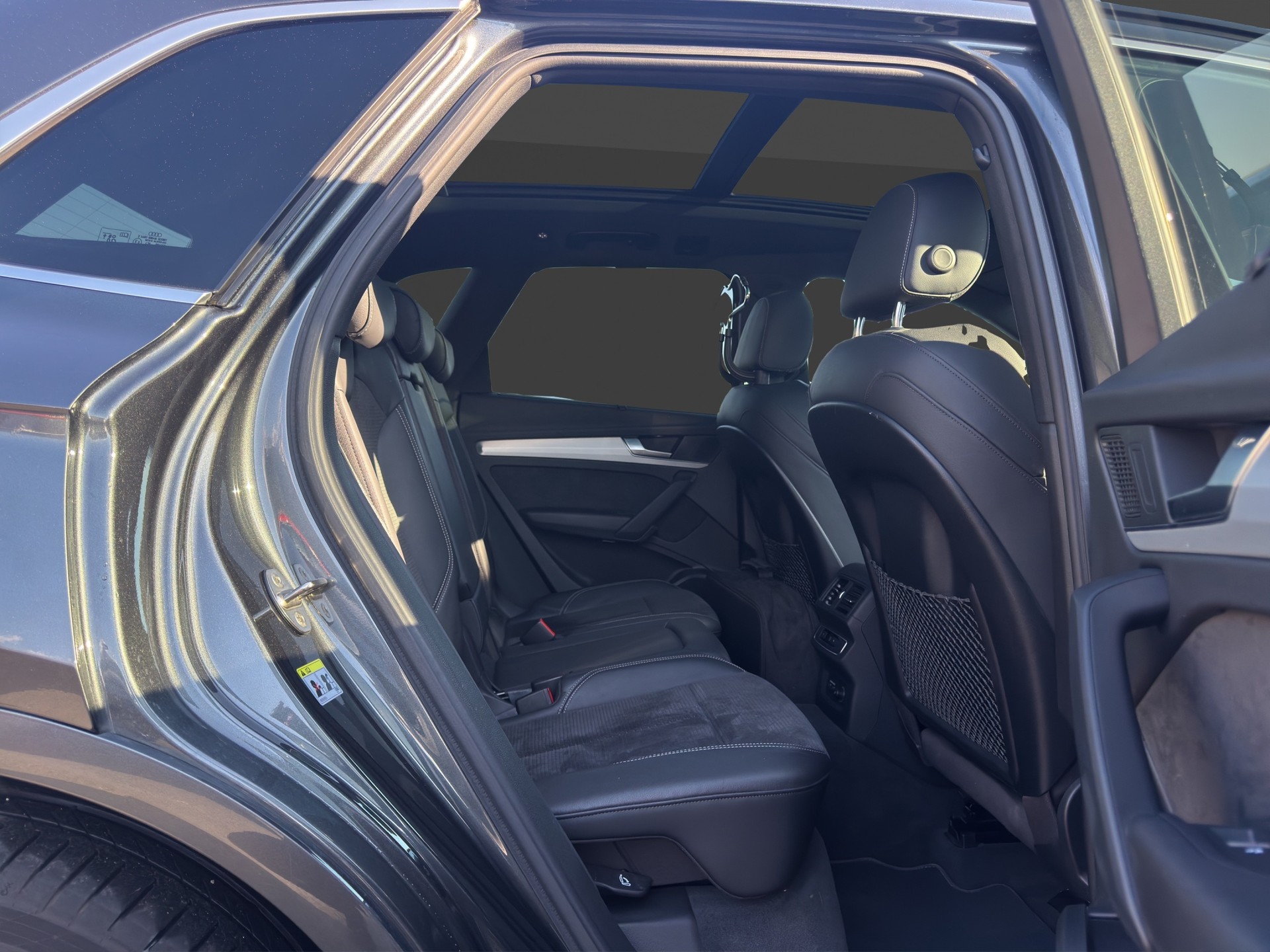 AUDI Q5 55 TFSI e quattro-image-18