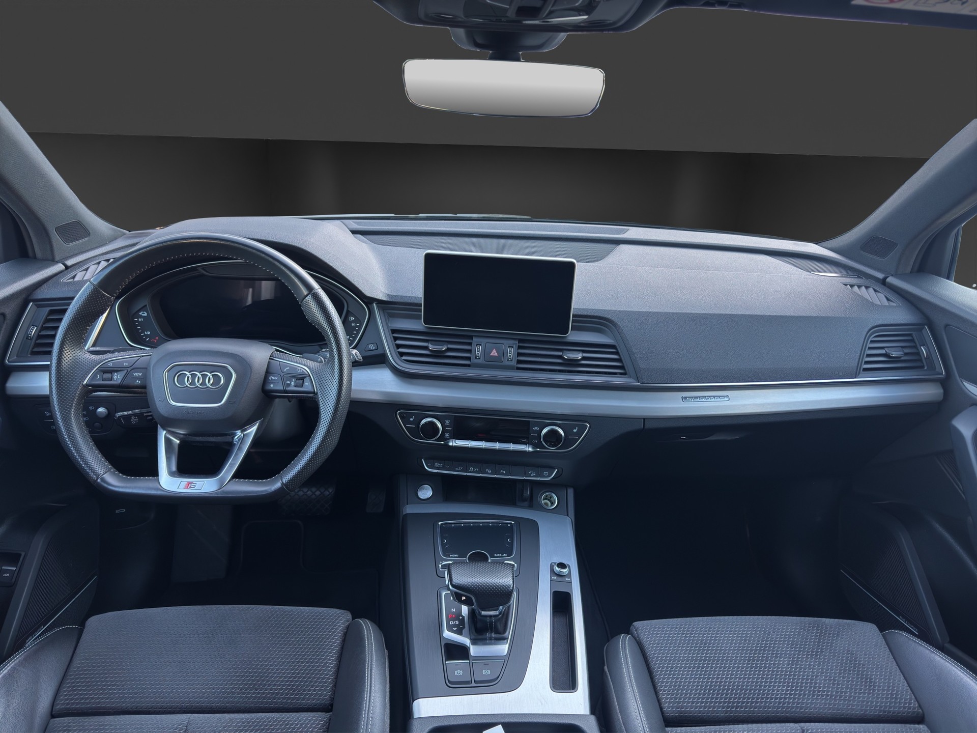 AUDI Q5 55 TFSI e quattro-image-9