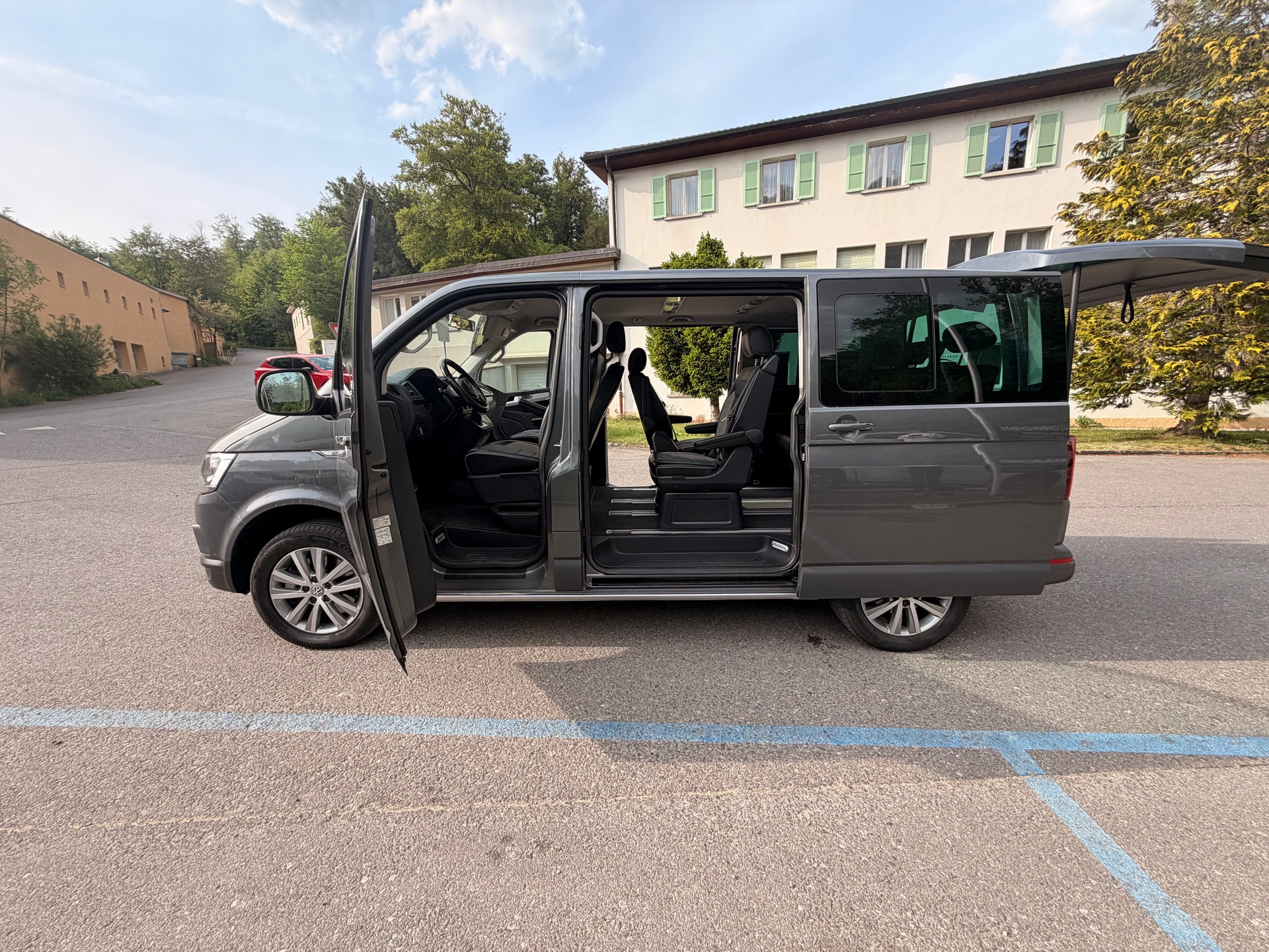 VW T6 Multivan 2.0 Bi-TDI Panamericana 4Motion DSG-image-16