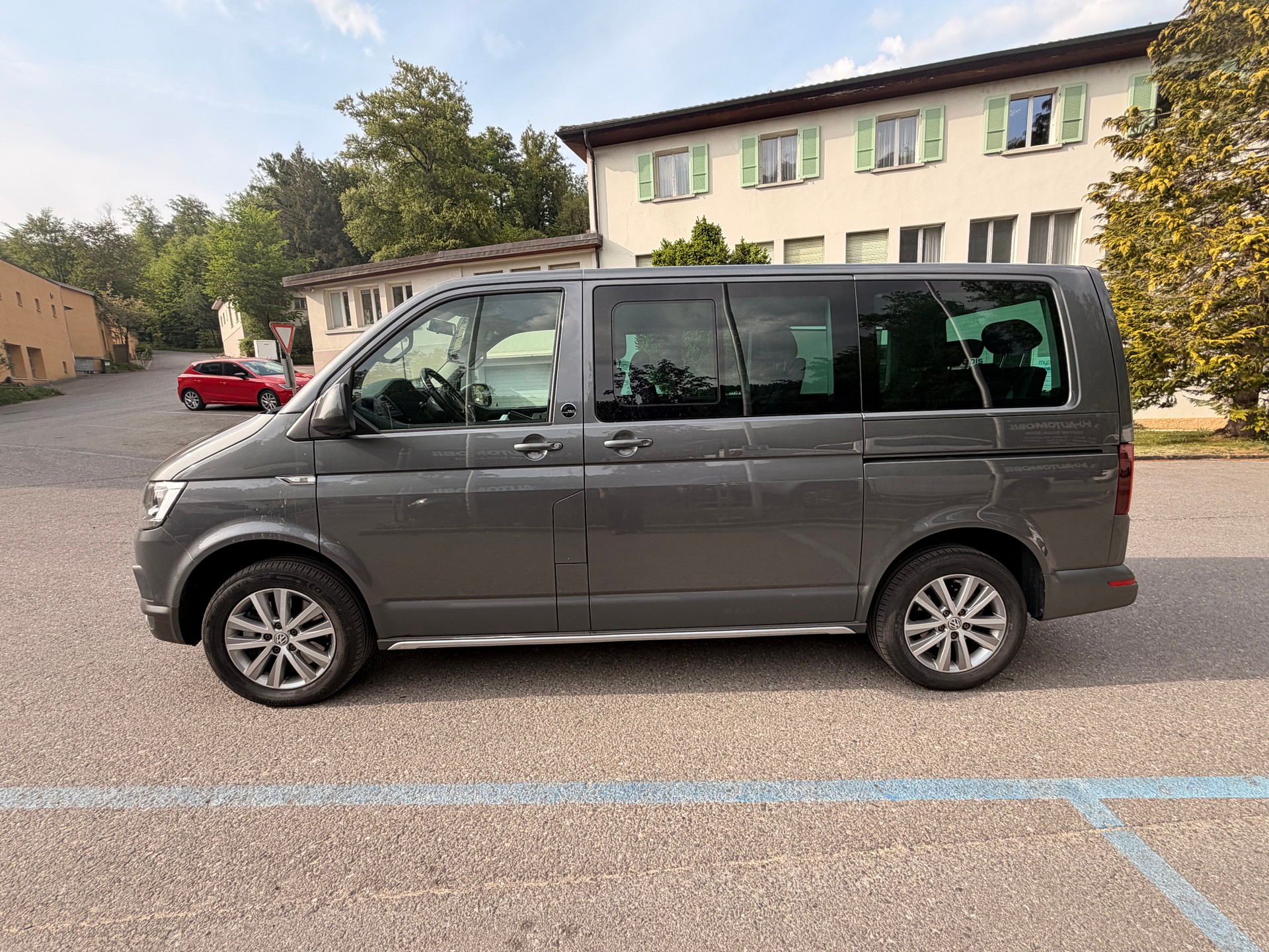 VW T6 Multivan 2.0 Bi-TDI Panamericana 4Motion DSG-image-2