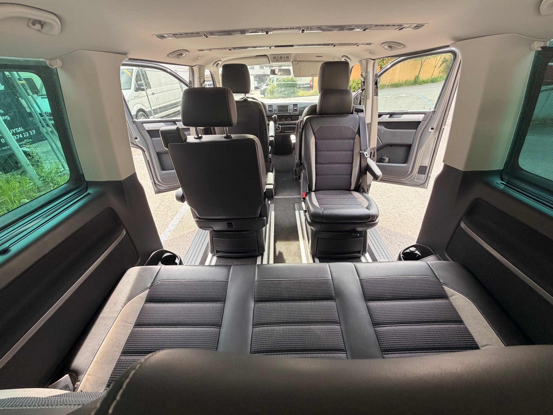 VW T6 Multivan 2.0 Bi-TDI Panamericana 4Motion DSG-image-22