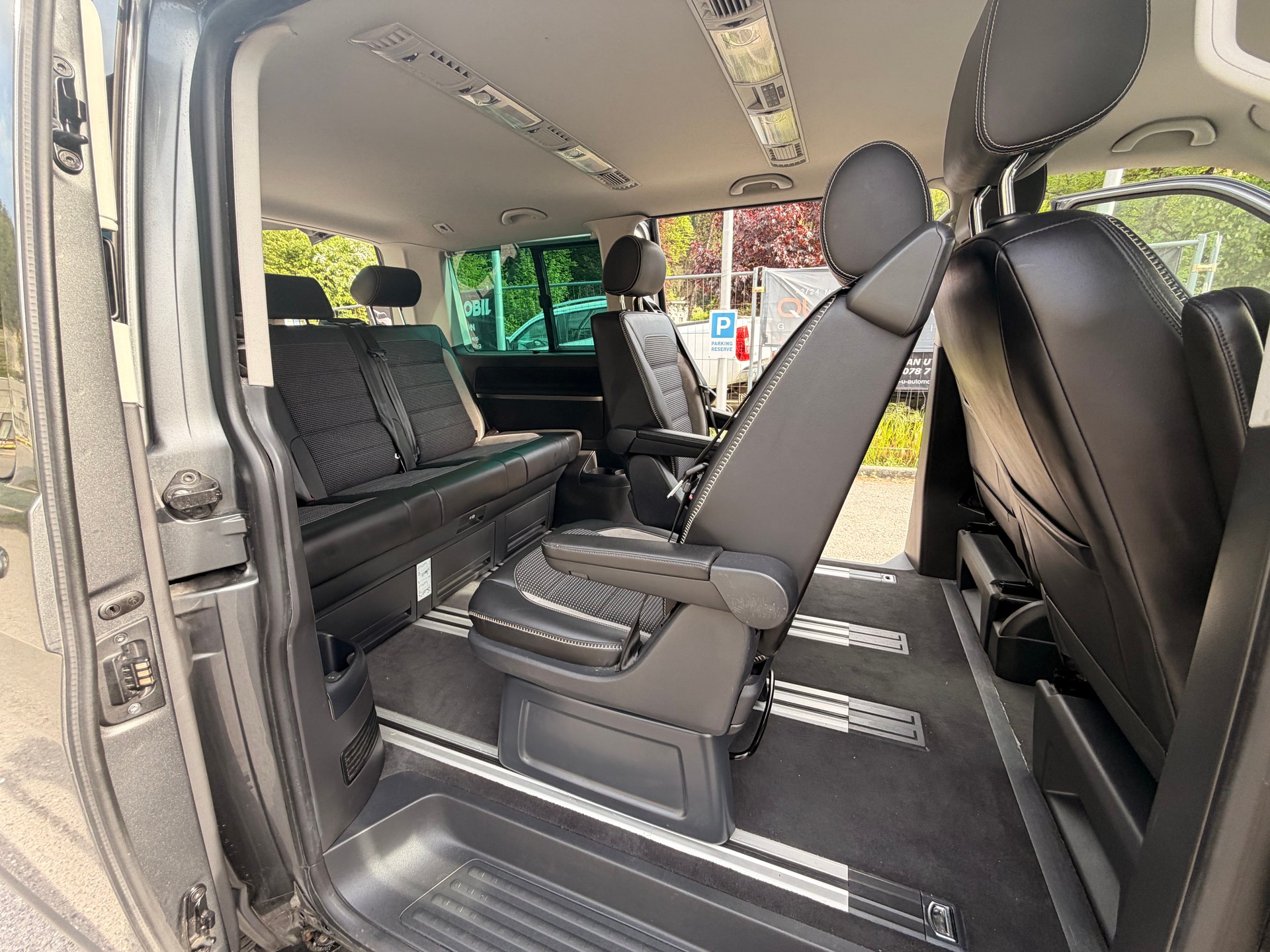 VW T6 Multivan 2.0 Bi-TDI Panamericana 4Motion DSG-image-12