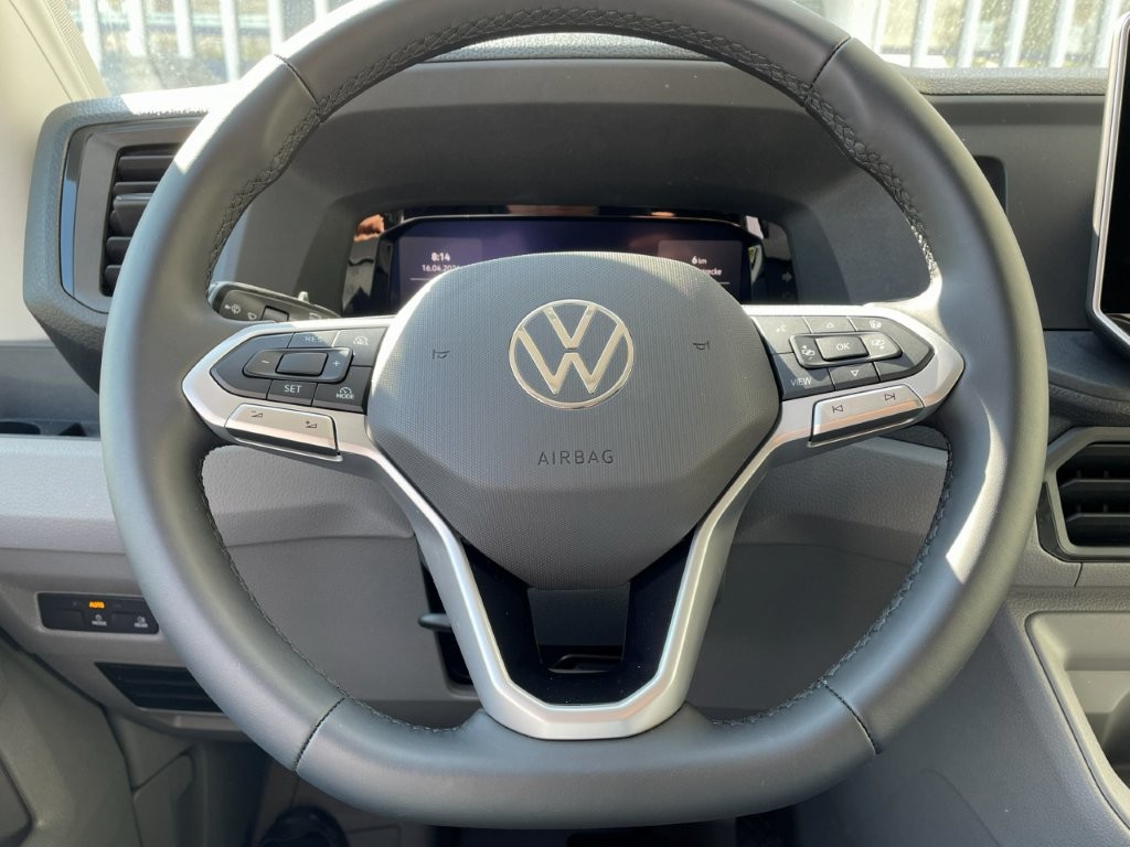 VW Crafter 35 2.0 TDI L3 HD A-image-8