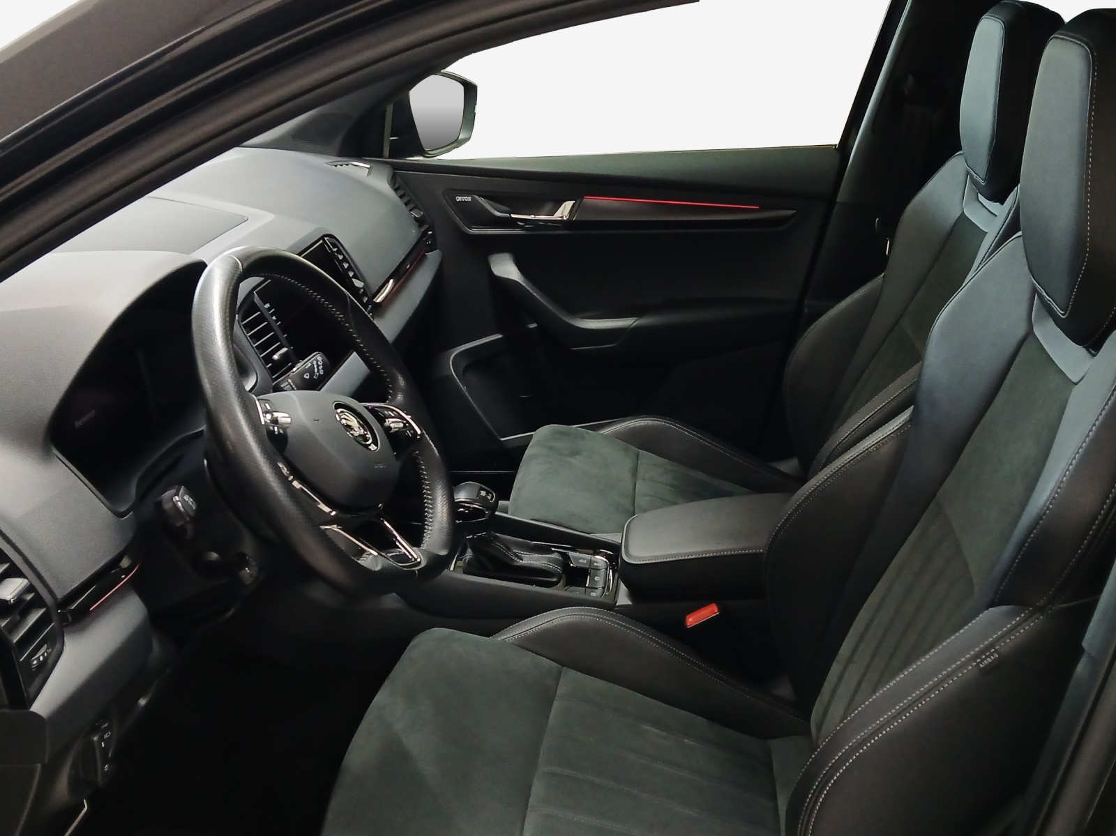 SKODA Karoq 2.0 TSI SportLine 4x4 DSG-image-7