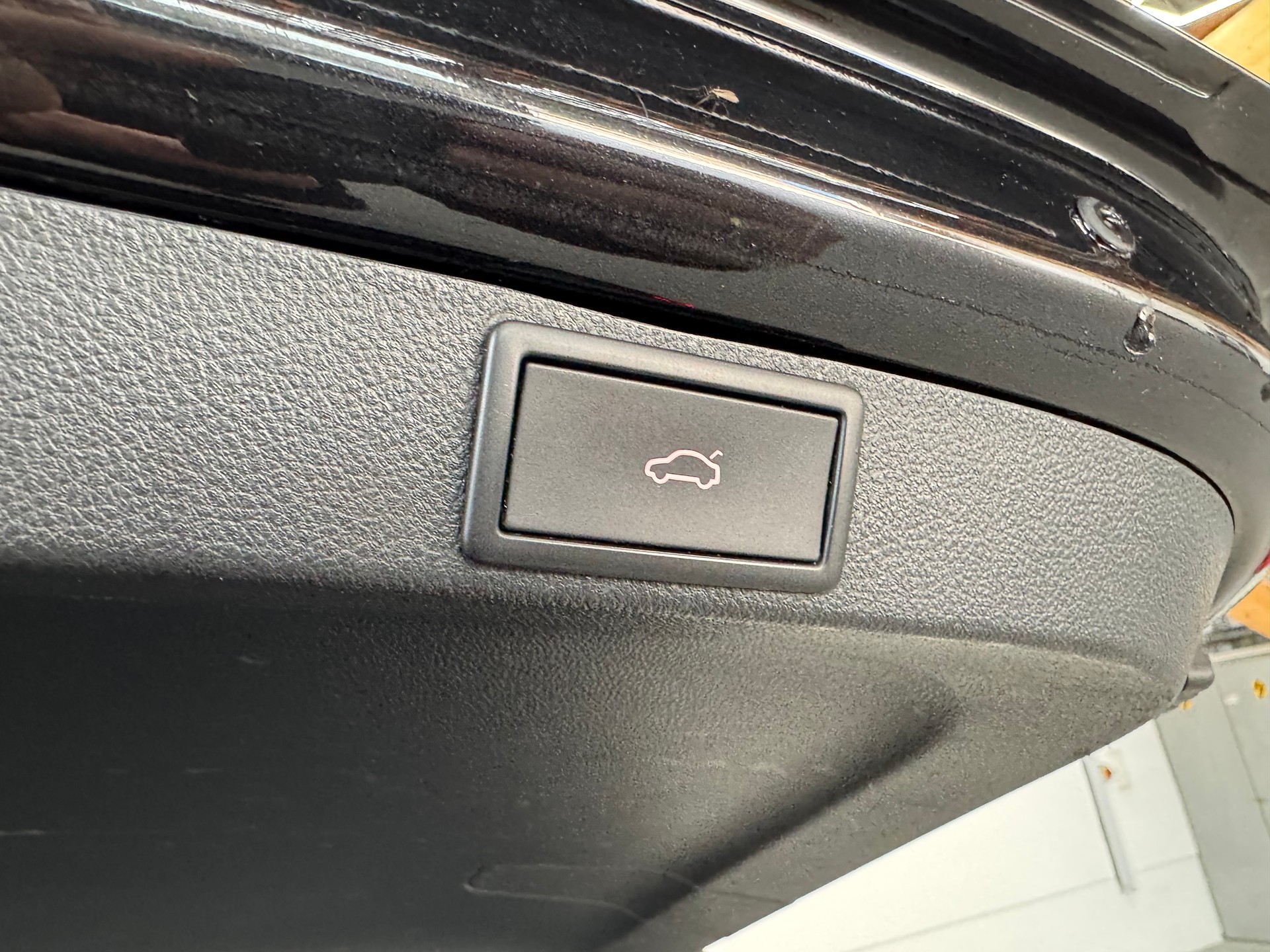SKODA Octavia Combi 2.0 TDI DSG RS-image-30
