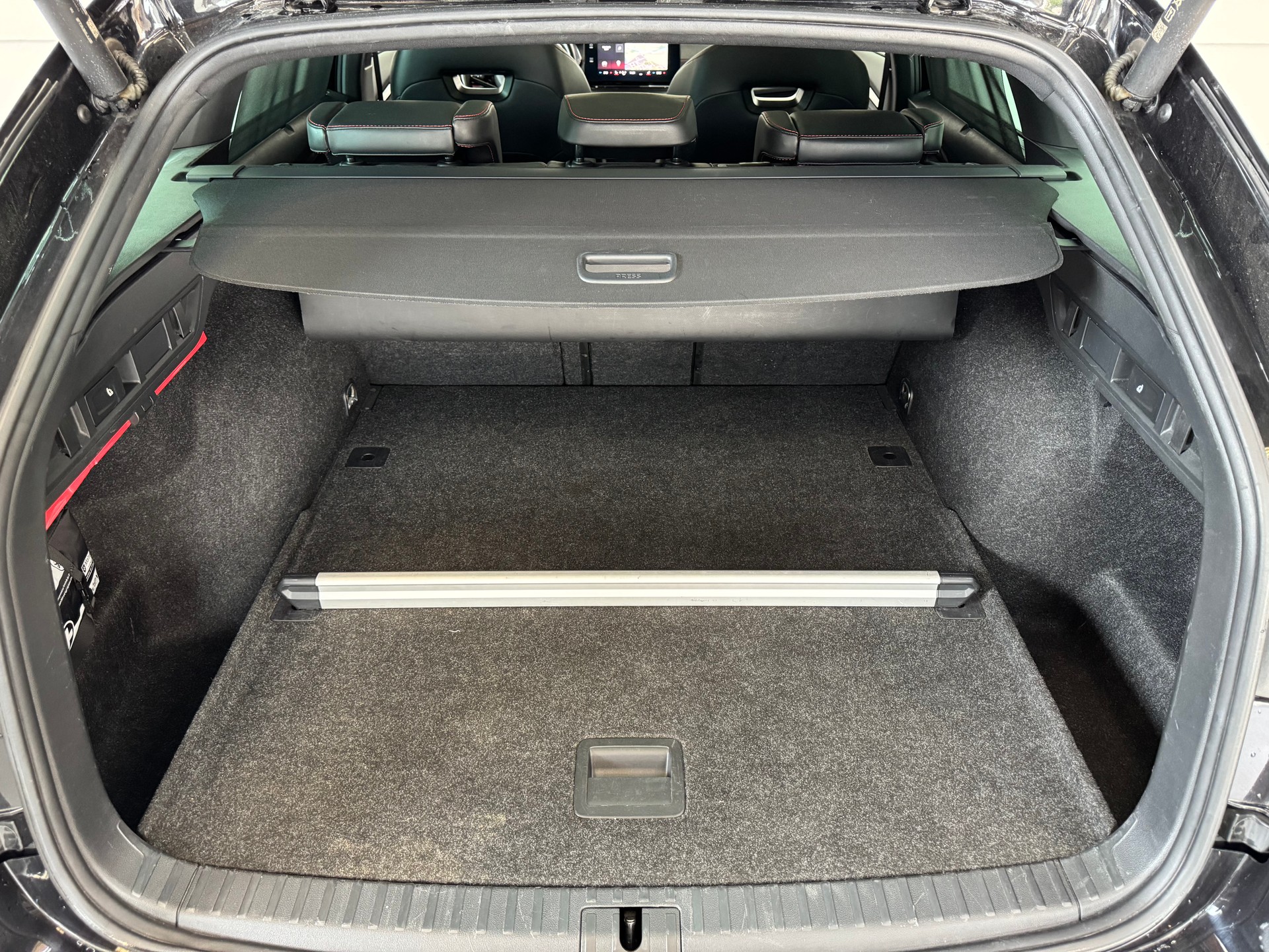SKODA Octavia Combi 2.0 TDI DSG RS-image-29