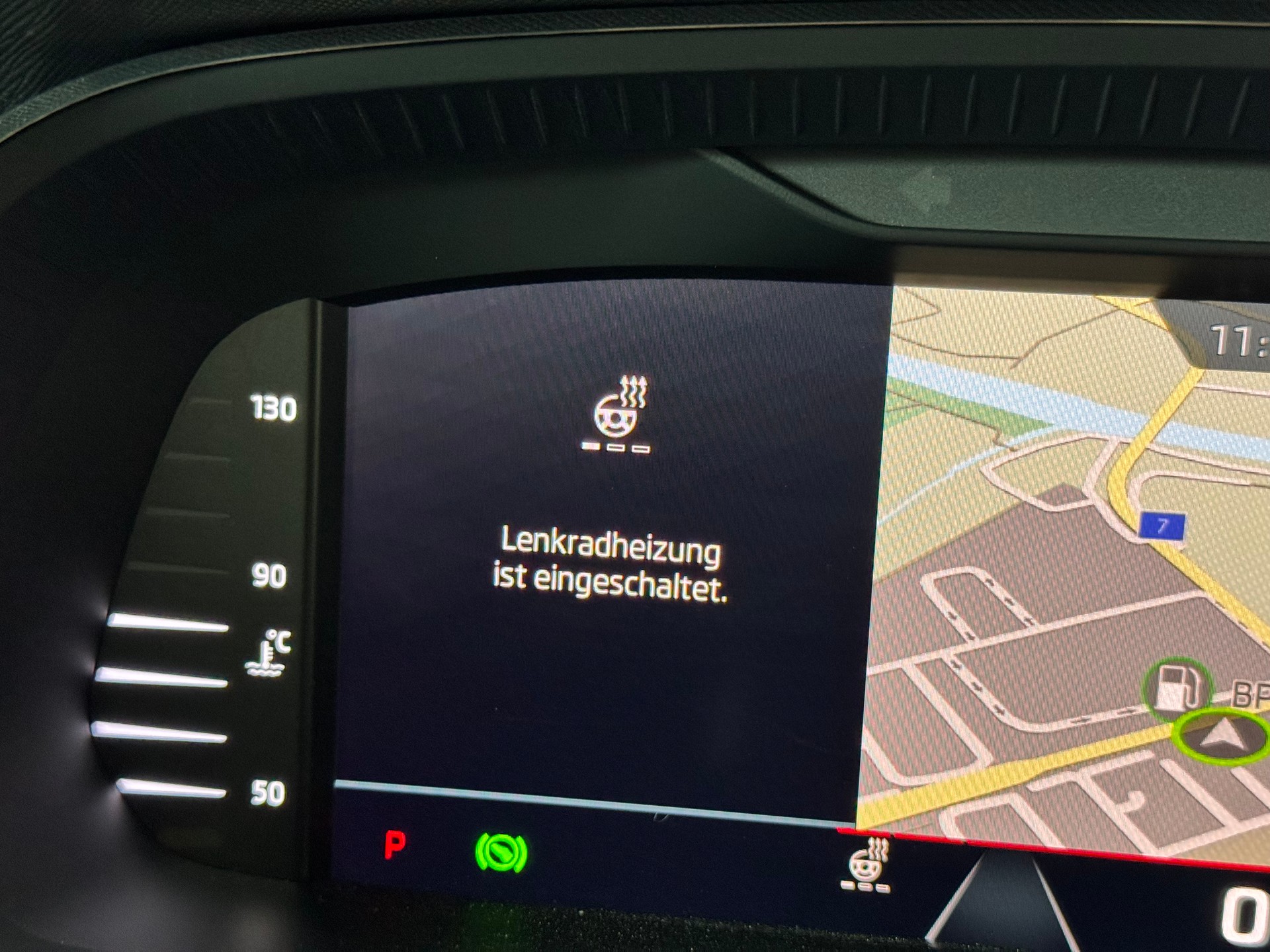 SKODA Octavia Combi 2.0 TDI DSG RS-image-23