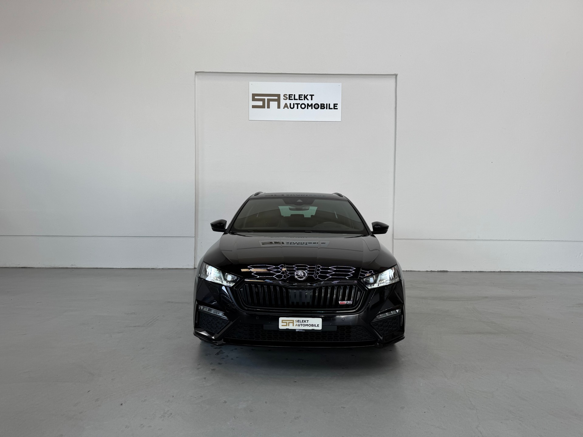 SKODA Octavia Combi 2.0 TDI DSG RS-image-2