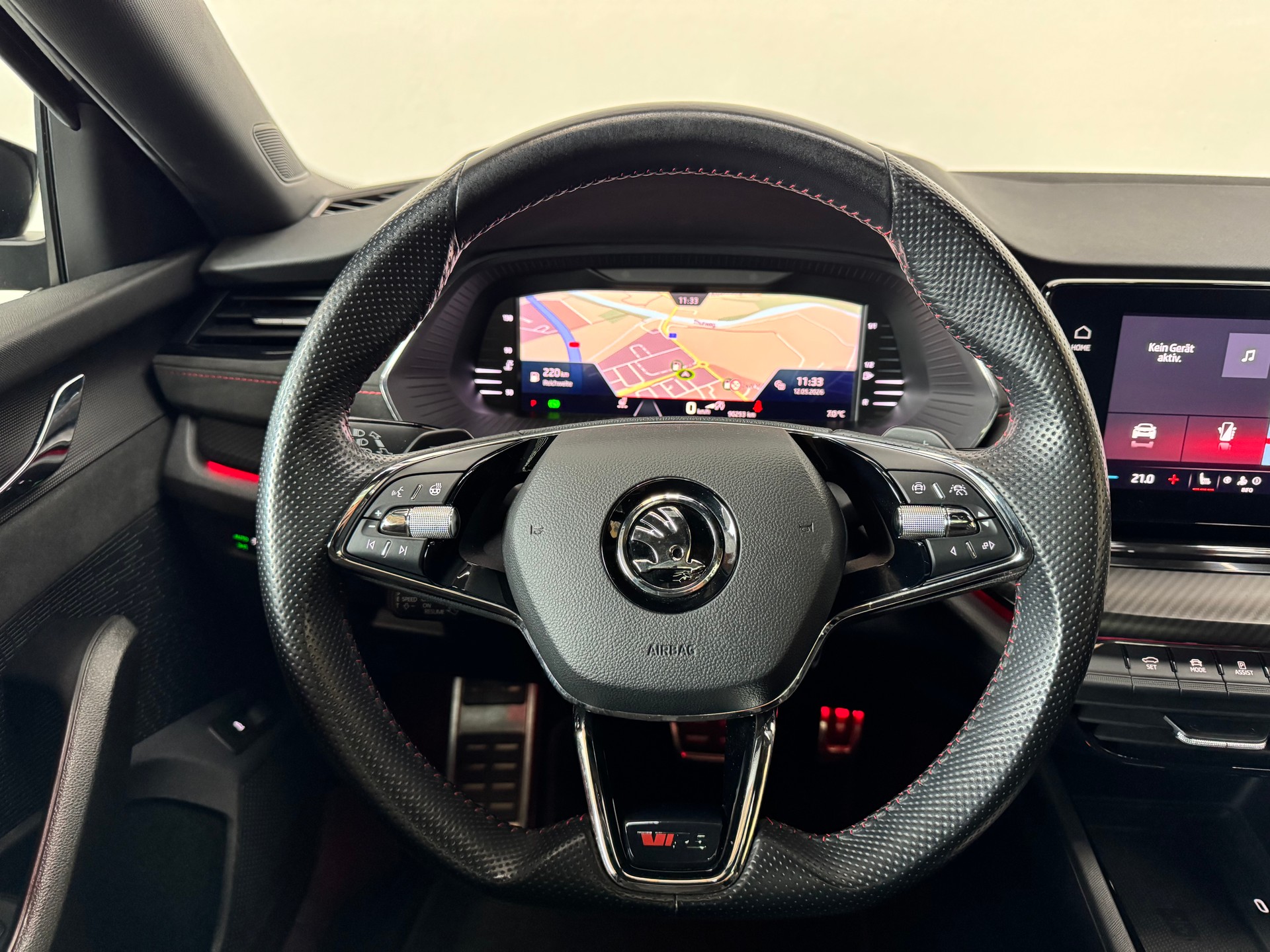 SKODA Octavia Combi 2.0 TDI DSG RS-image-15