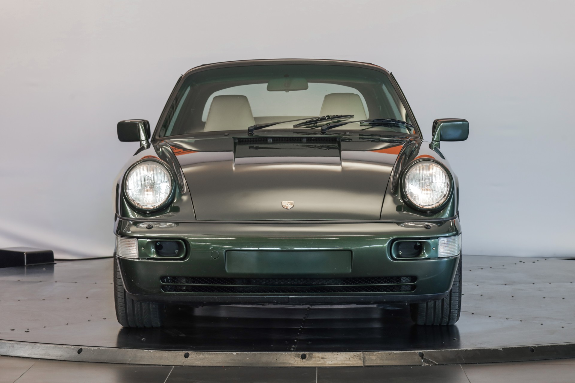 PORSCHE 911 Carrera 4 Cabrio-image-1