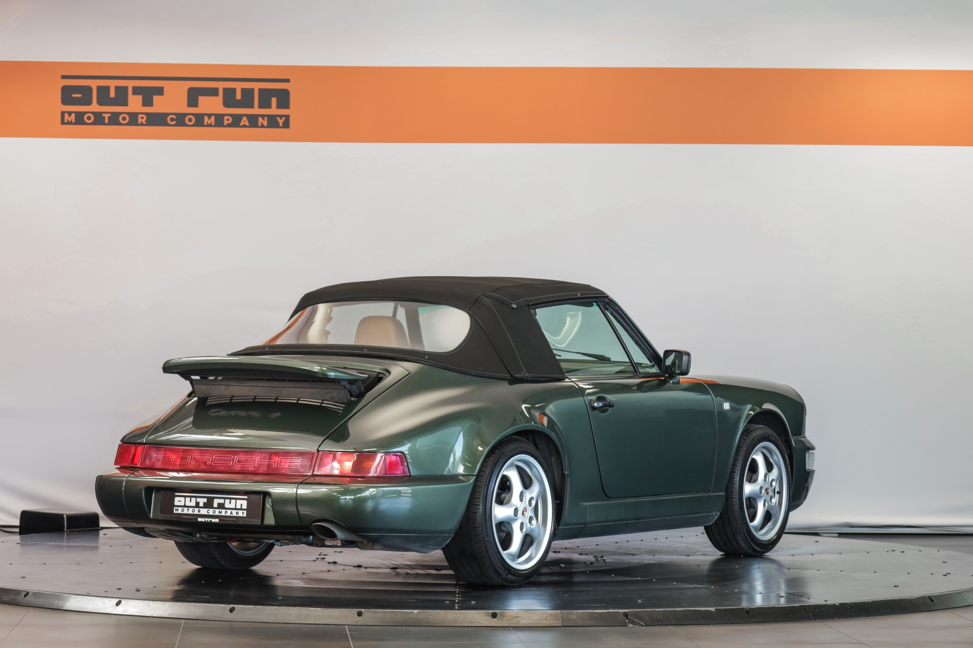 PORSCHE 911 Carrera 4 Cabrio-image-4