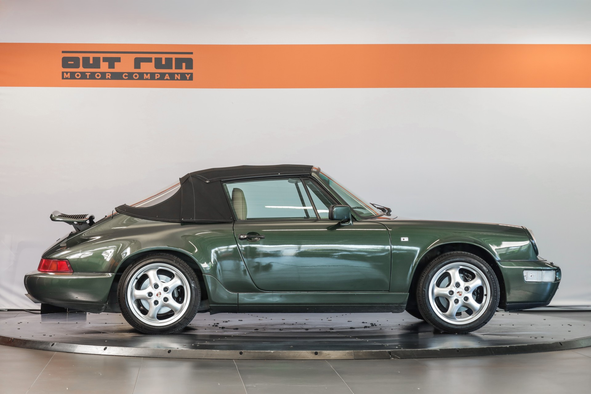 PORSCHE 911 Carrera 4 Cabrio-image-6