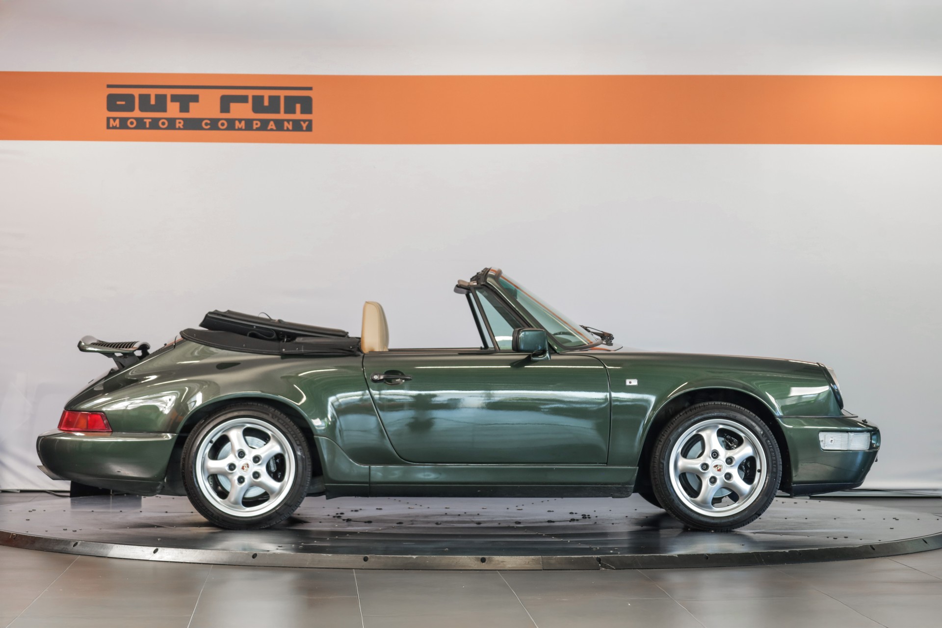 PORSCHE 911 Carrera 4 Cabrio-image-5