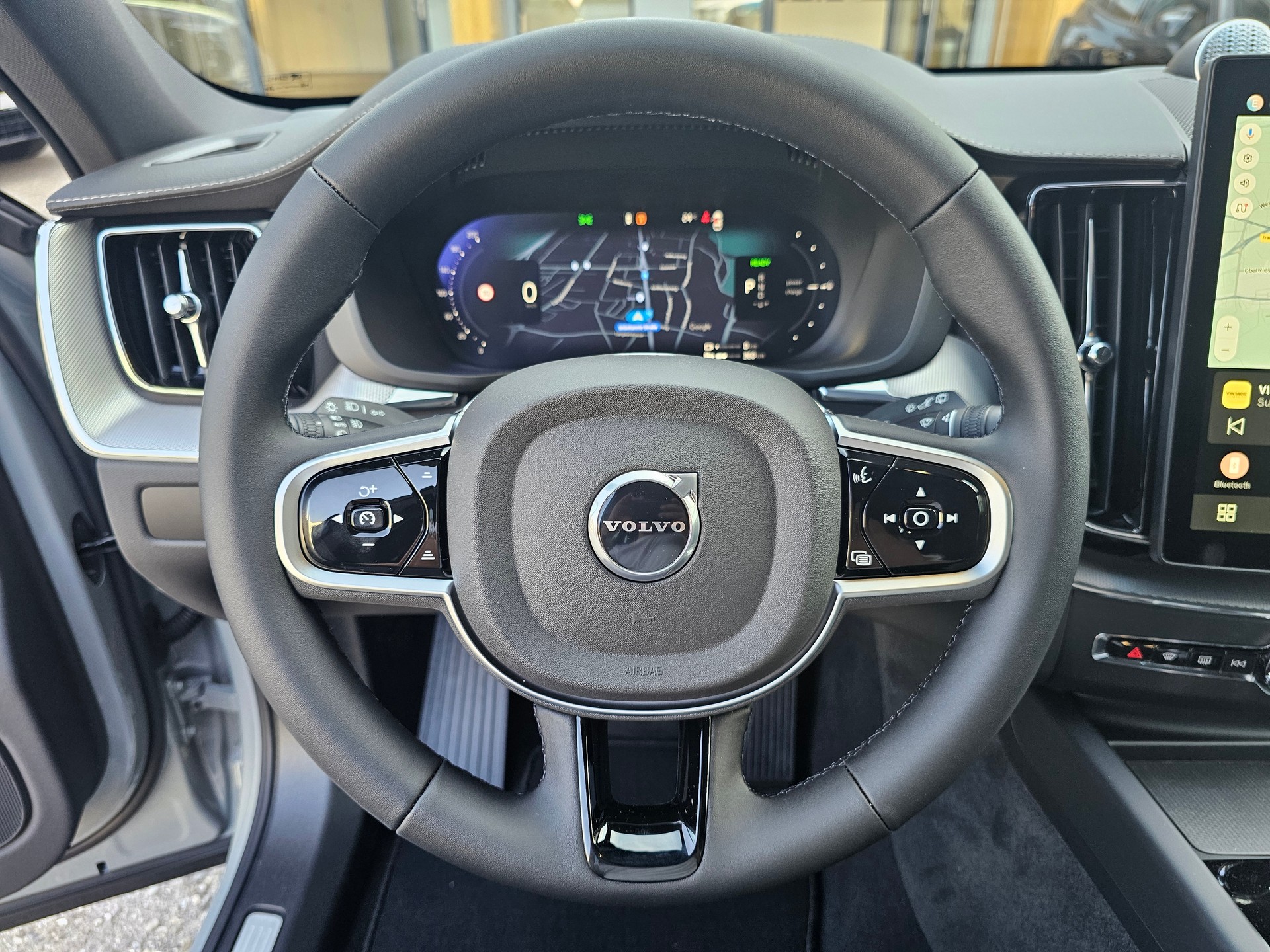 VOLVO XC60 T8 eAWD PluginHybrid Black Edition Geartronic-image-10