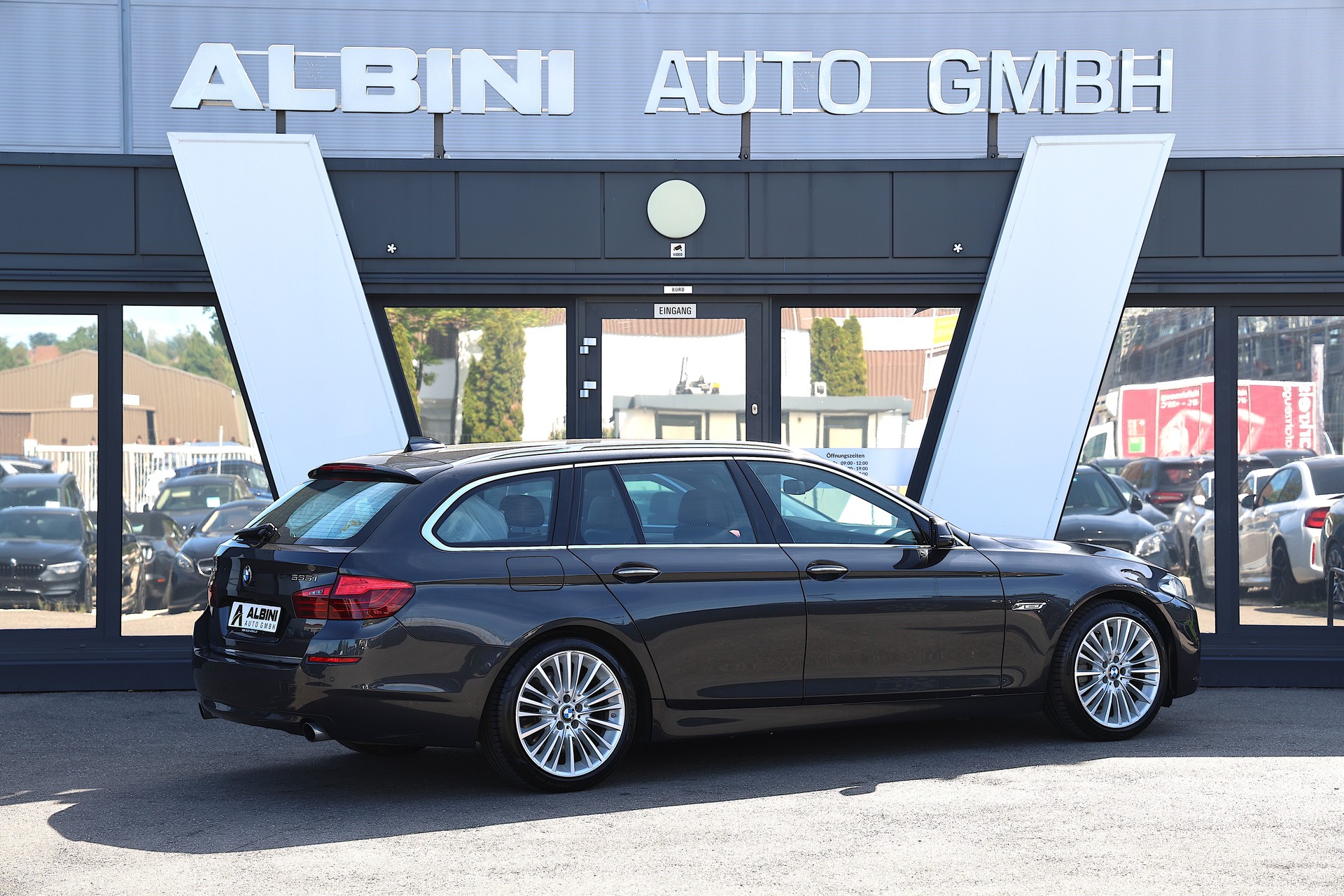 BMW 535i Touring xDrive Steptronic-showroom-element-2