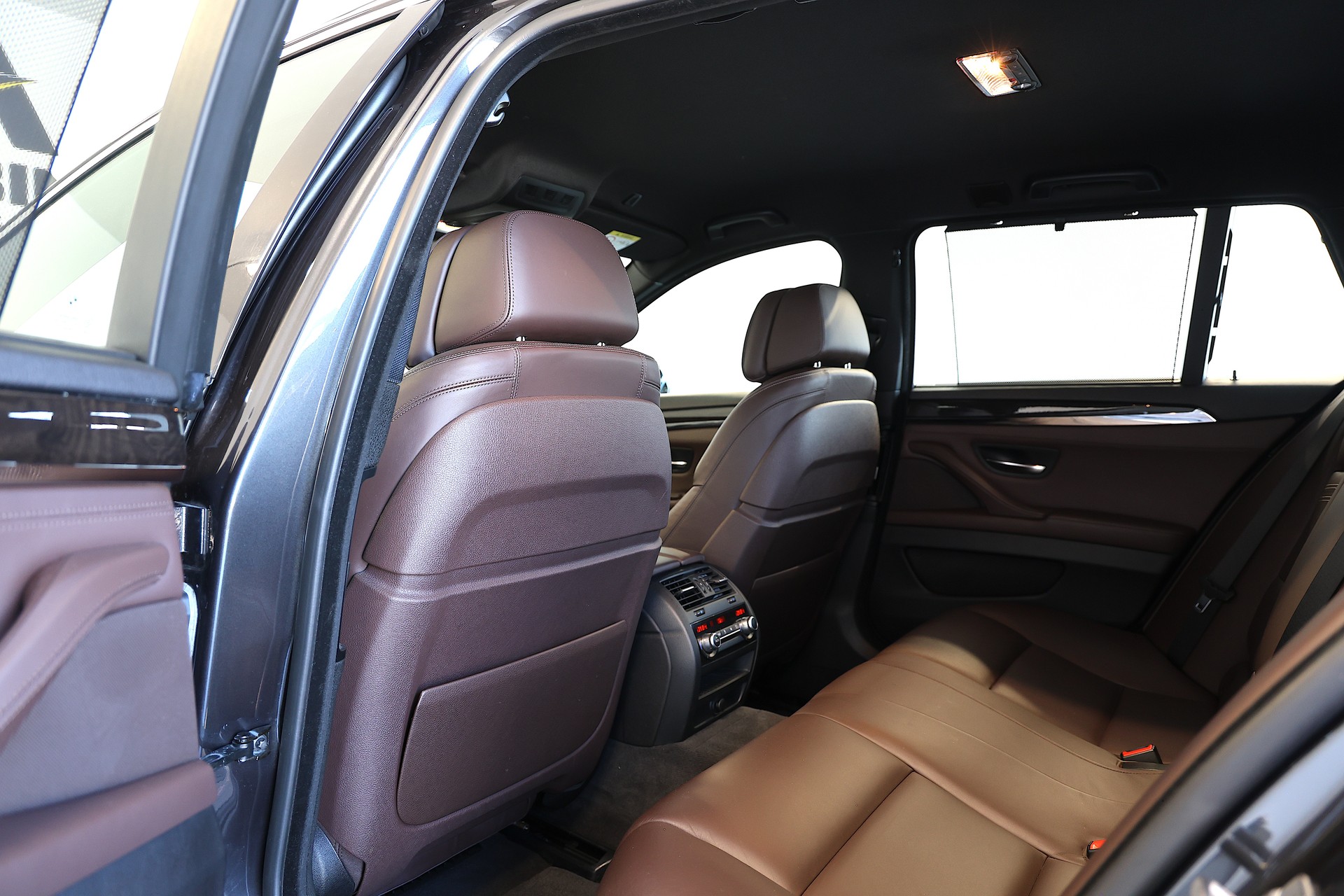 BMW 535i Touring xDrive Steptronic-image-16