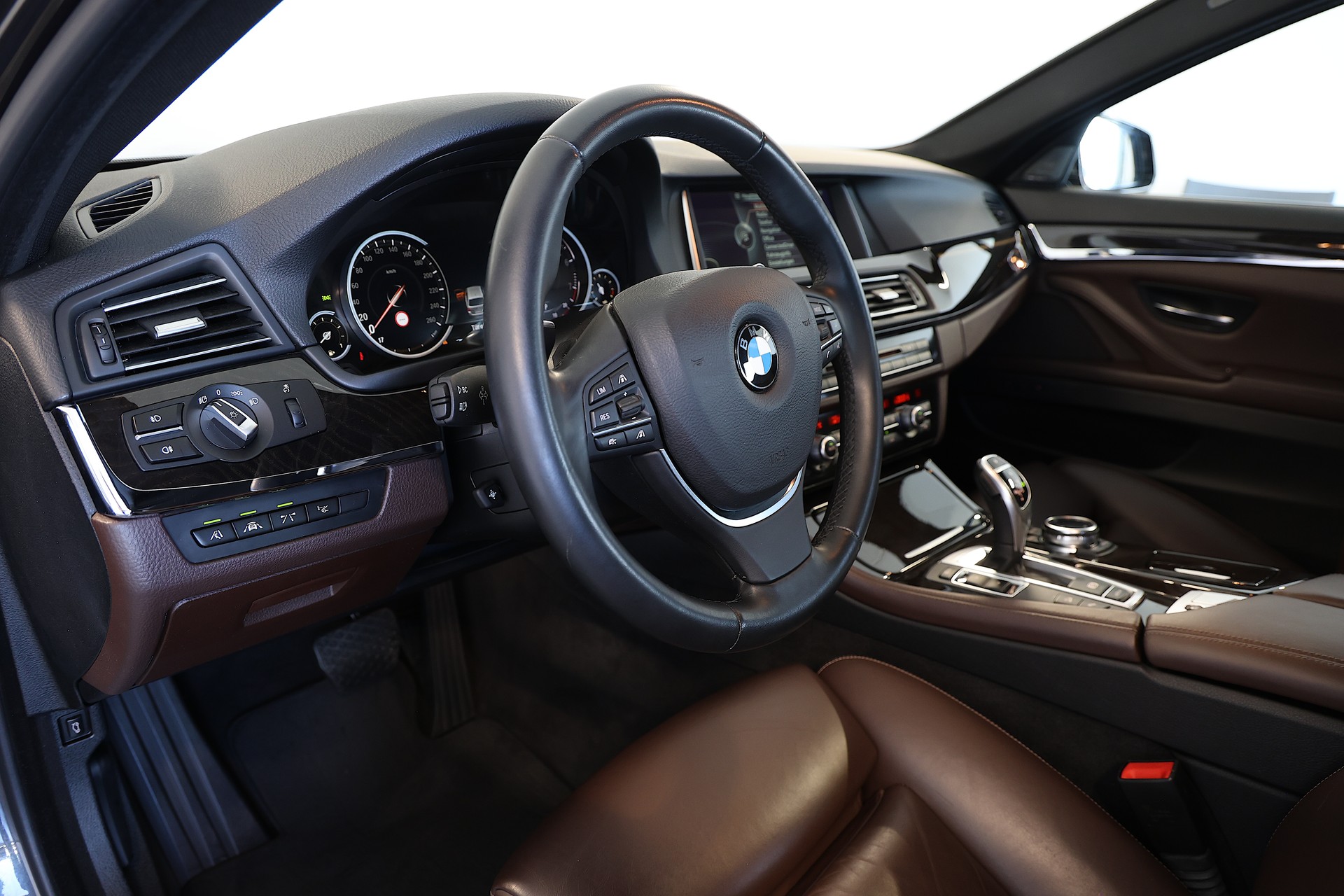BMW 535i Touring xDrive Steptronic-image-7